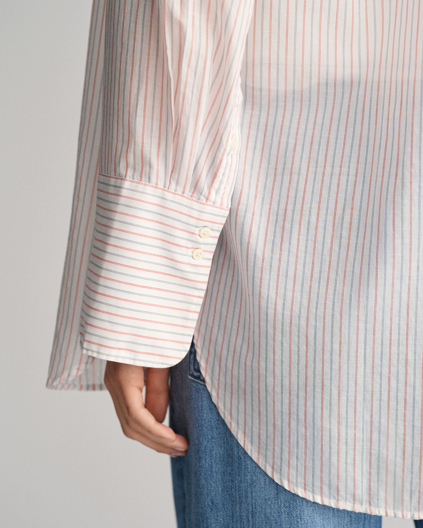 Chemise relaxed fit ray&eacute;e &agrave; poignets larges