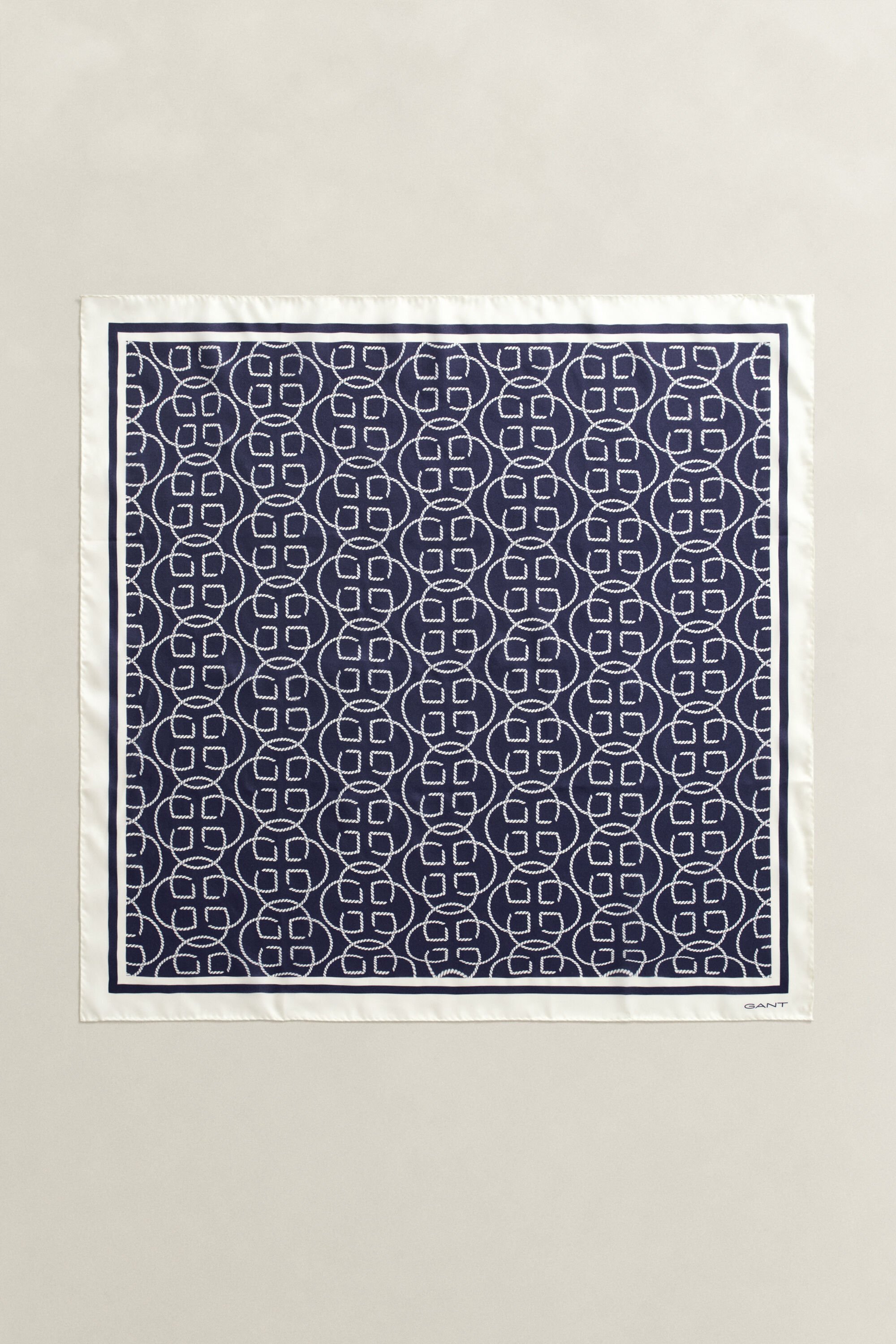 Foulard en soie avec monogramme