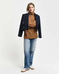 Pull col roulé avec finitions à chevrons