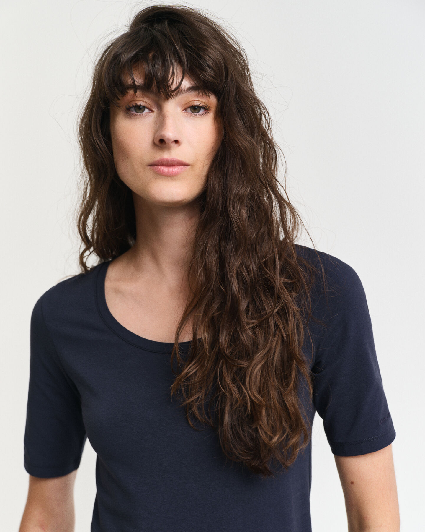 Haut à encolure dégagée