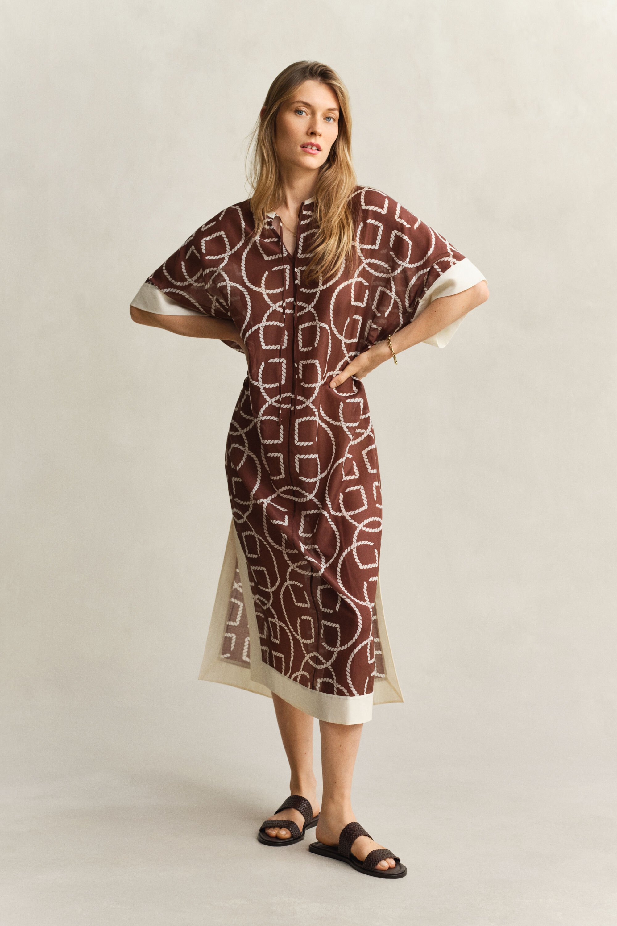 Caftan en coton et soie monogramme