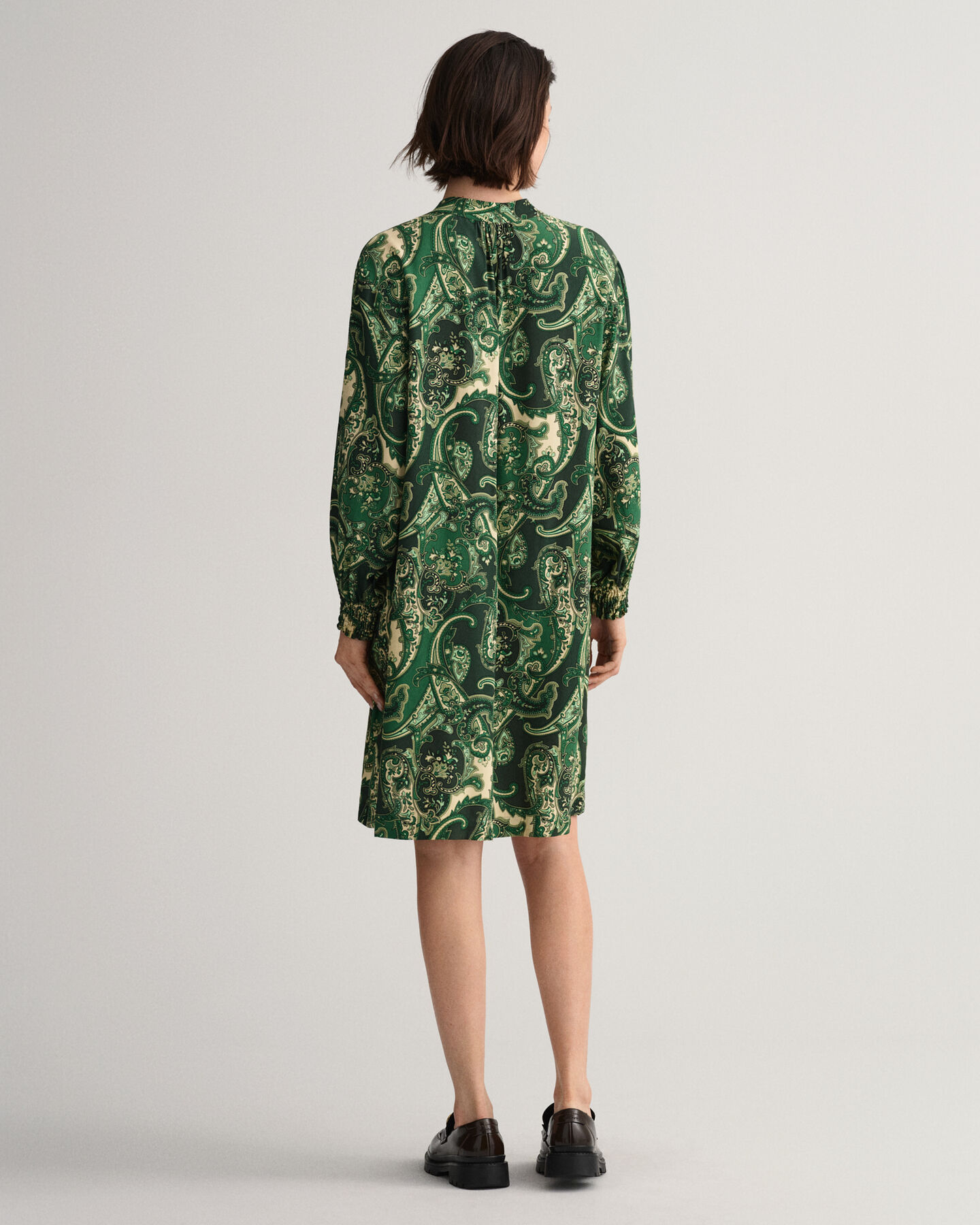 Robe &agrave; col droit Paisley