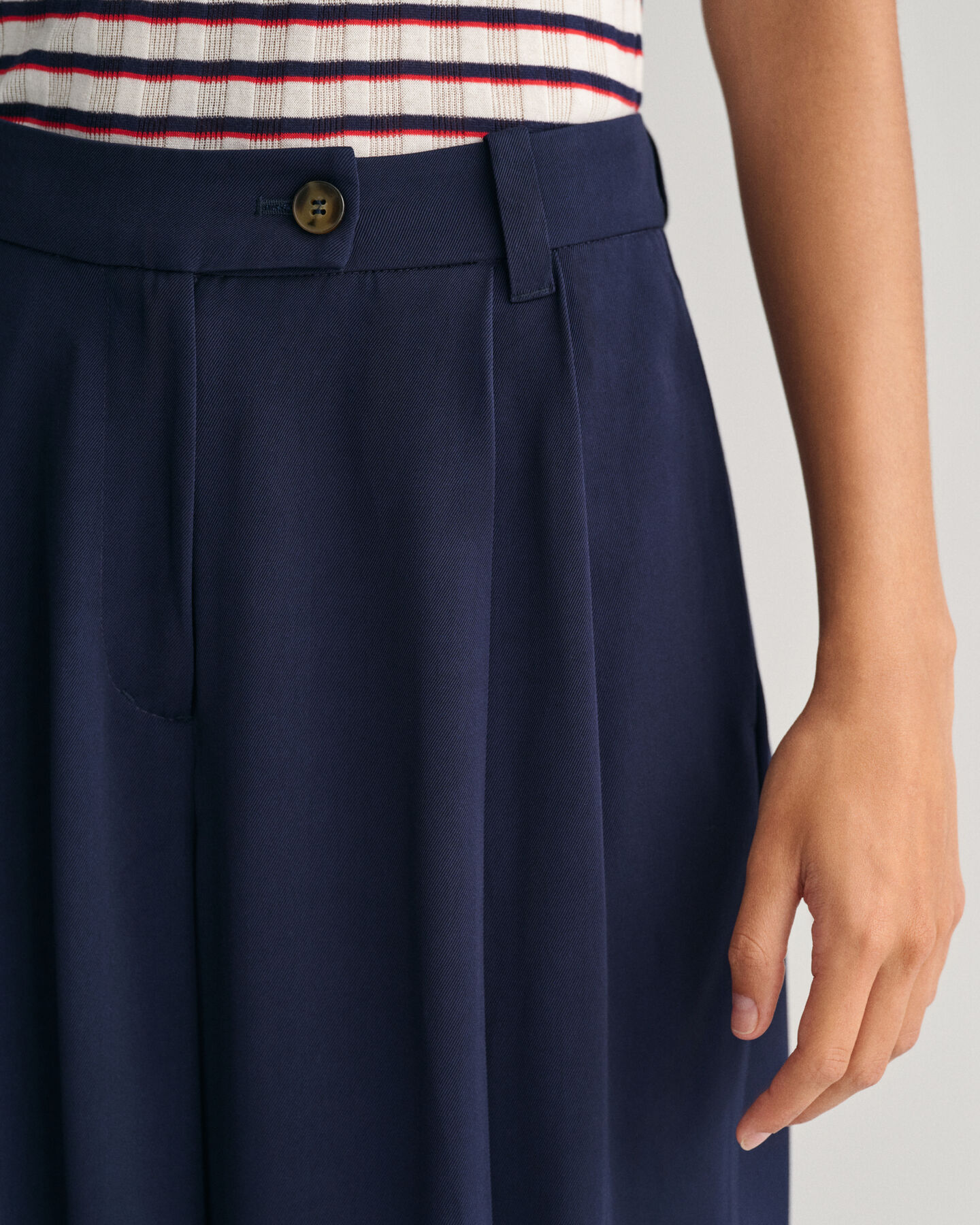 Loose Fit chino met lage taille en wijde pijpen