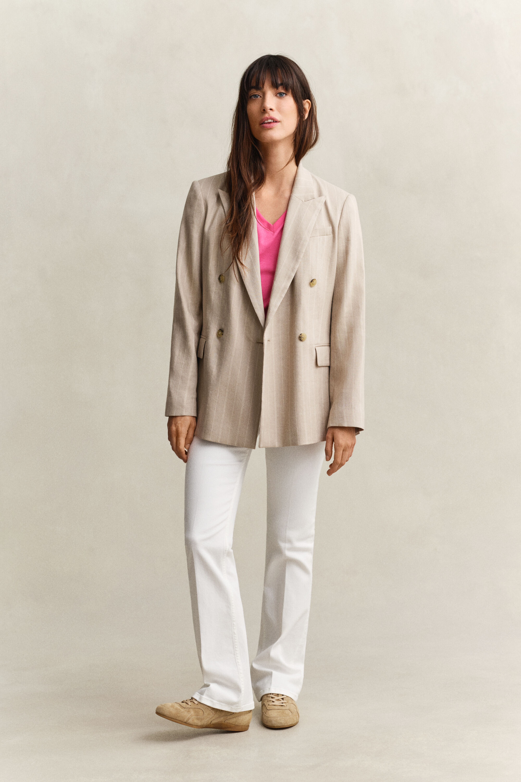 Shield T-shirt met V-hals