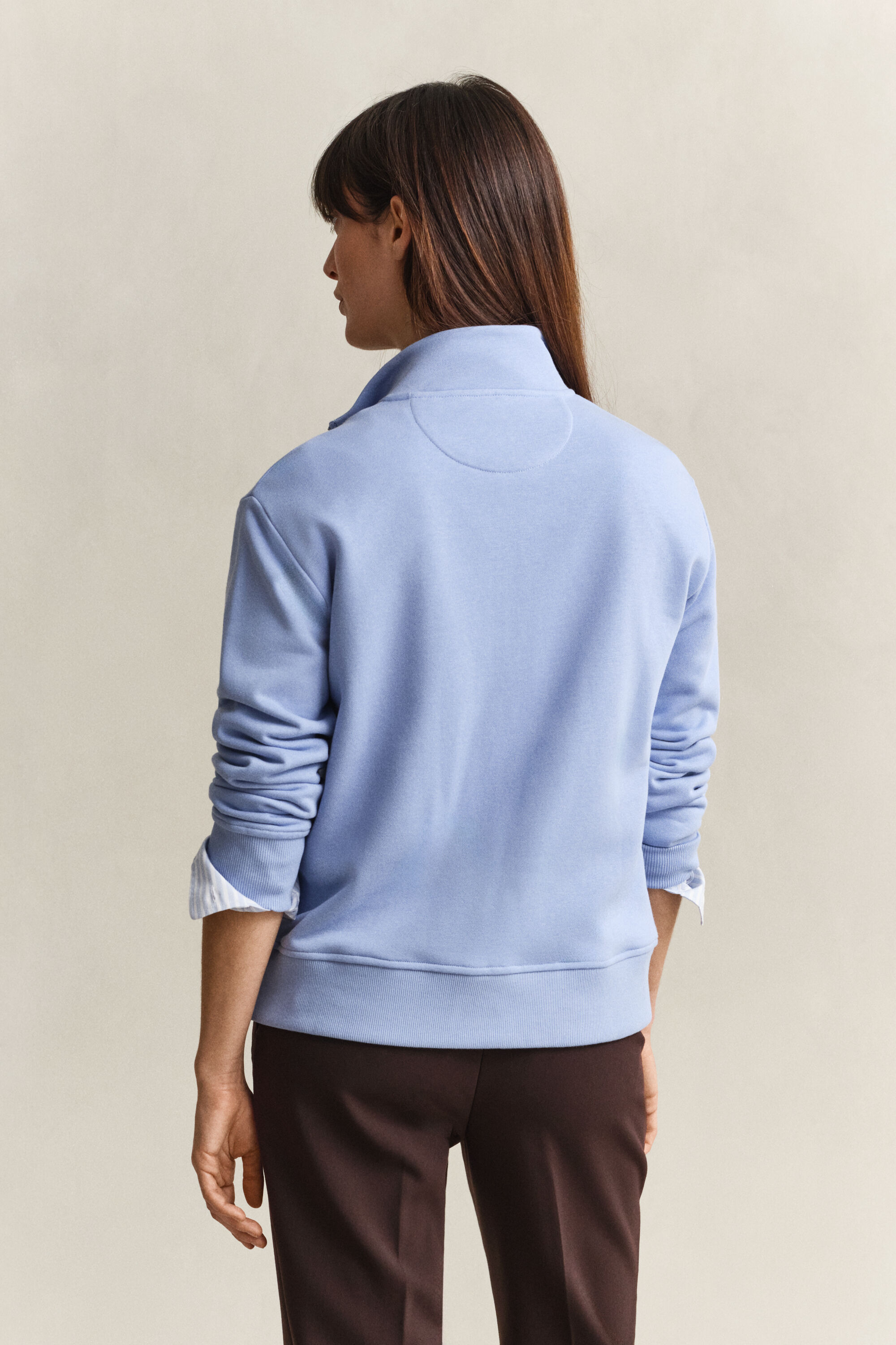 Sweat-shirt à demi-zip avec écusson