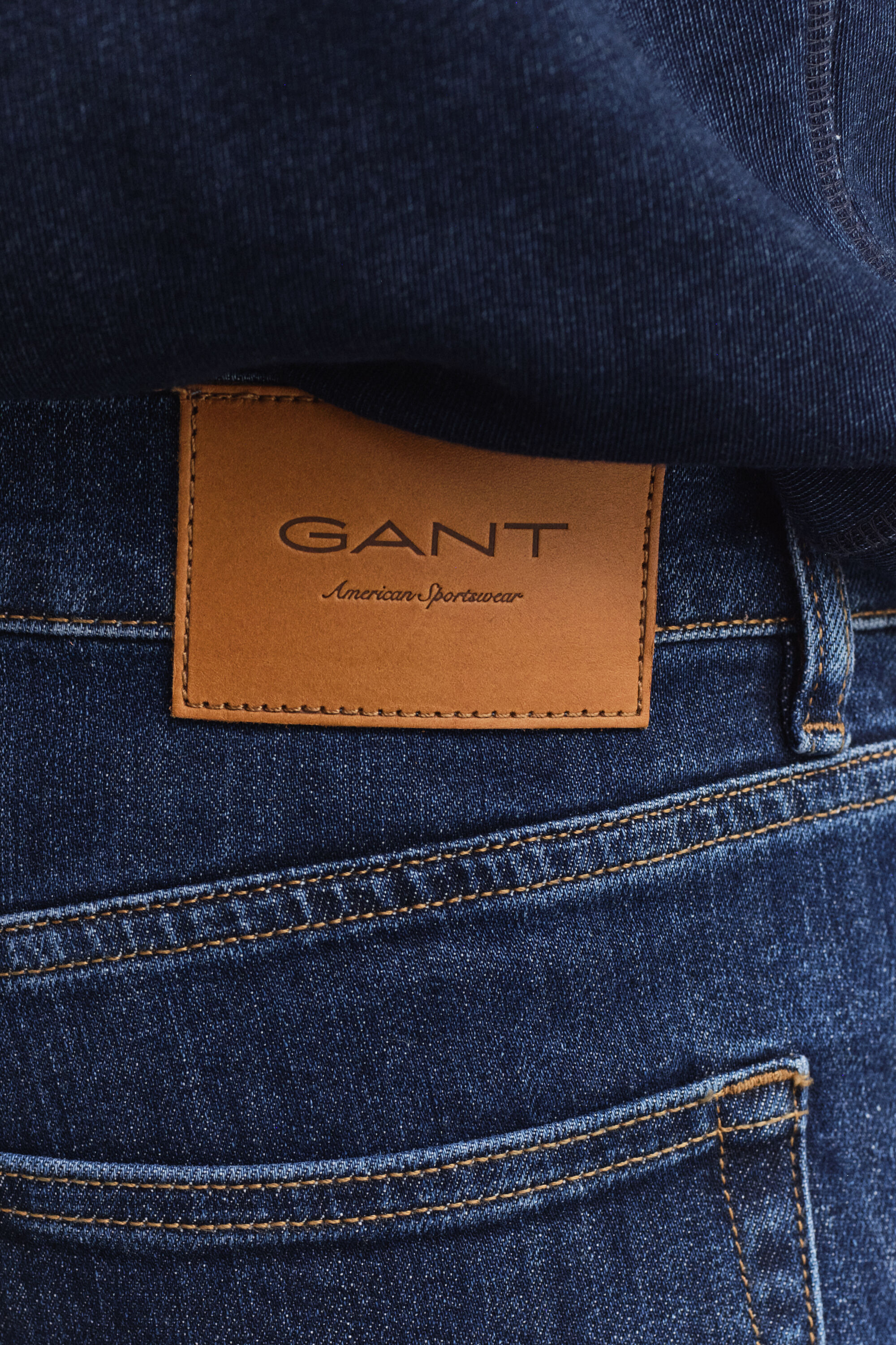 Jean slim fit à délavage épuré