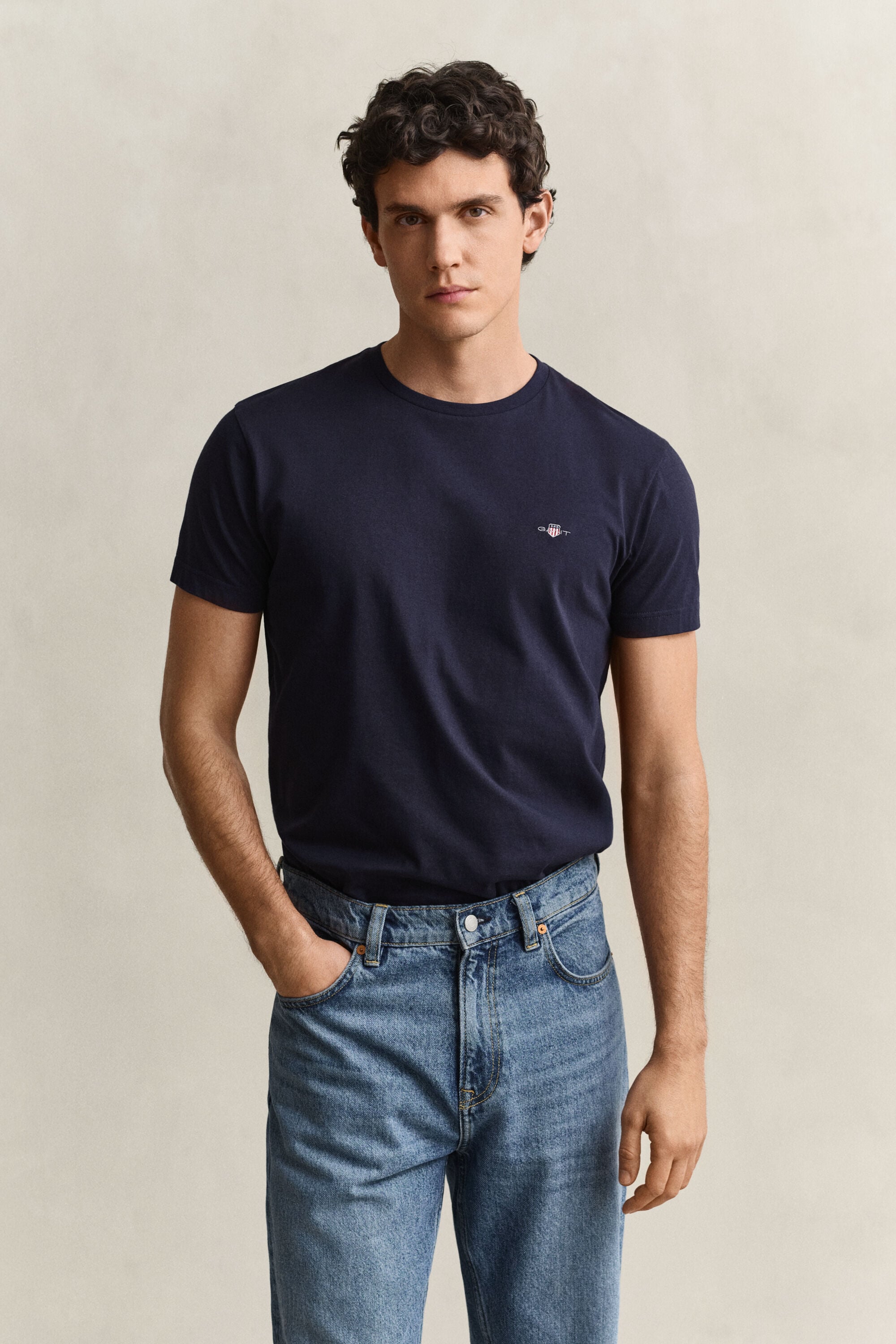 T-shirt coupe slim avec écusson