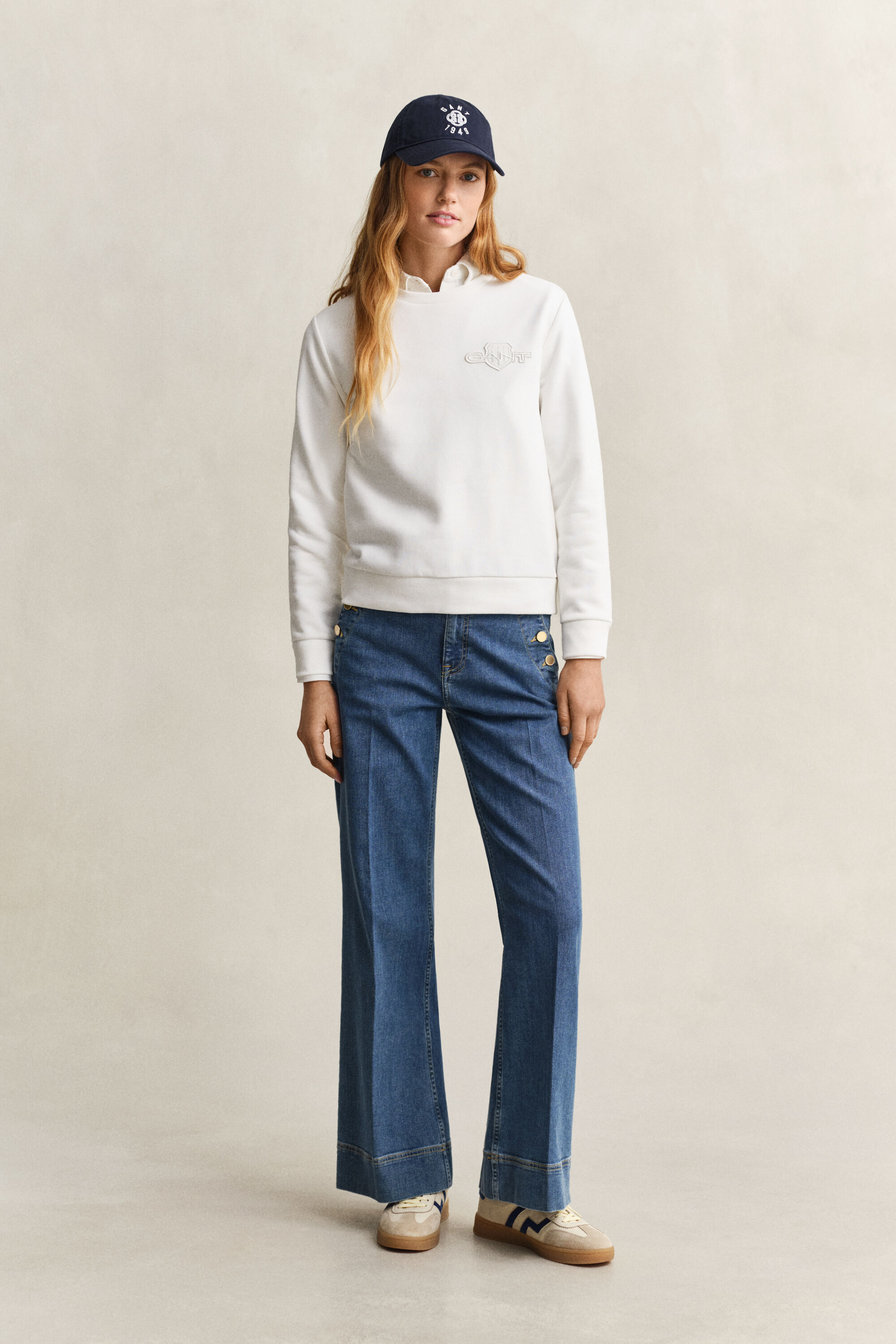 Sweat-shirt rond avec écusson ton sur ton