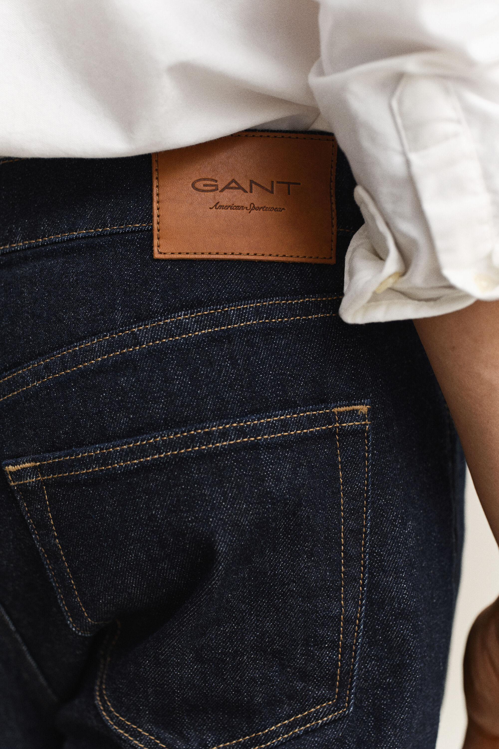 Jean slim fit à délavage épuré