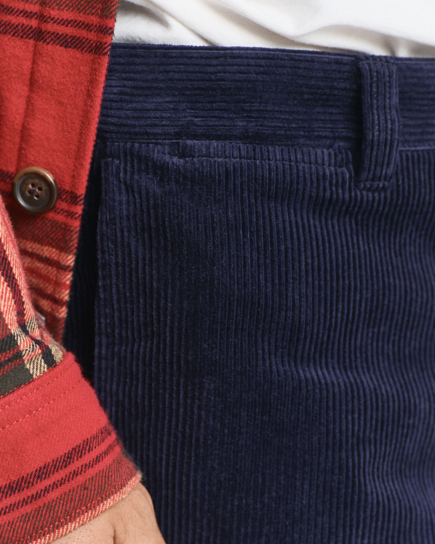 Pantalon coupe regular en velours côtelé