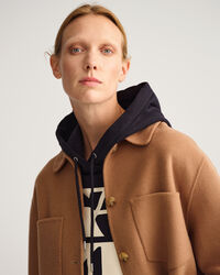 Met de hand gestikt hemdjack