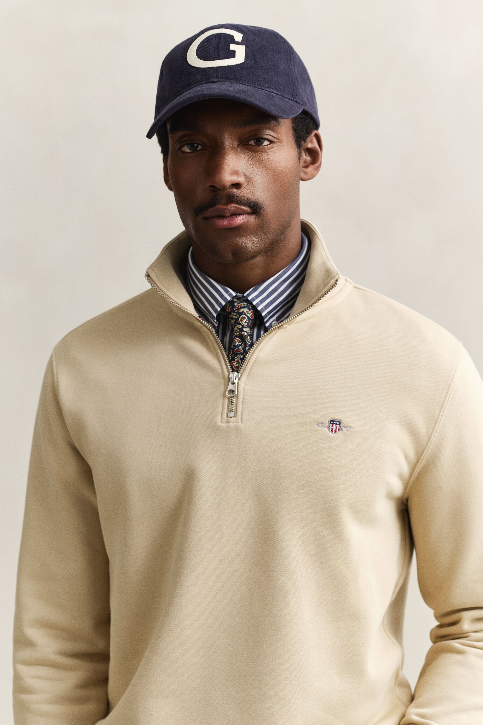 Shield sweatshirt met korte rits