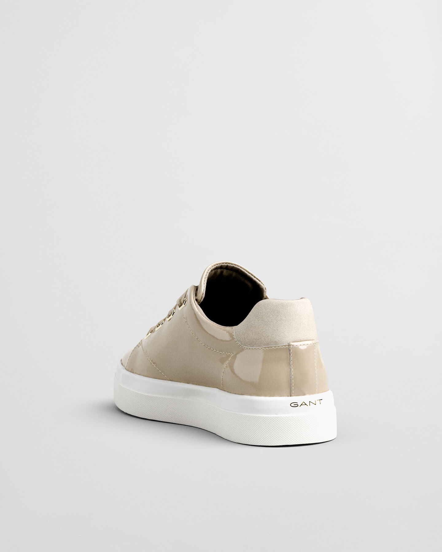 Baskets en cuir verni Avona