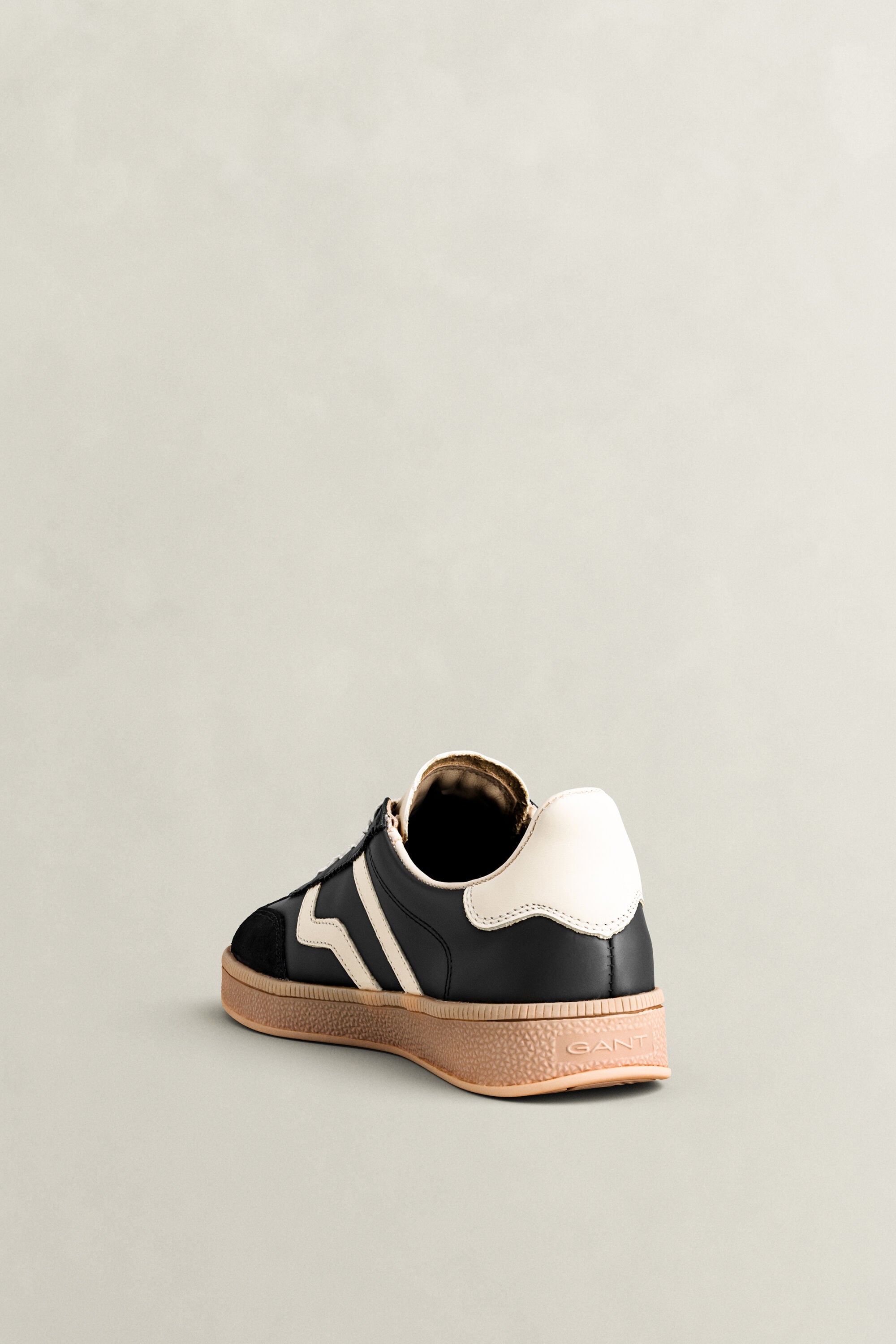 Baskets en daim et cuir Cuzima