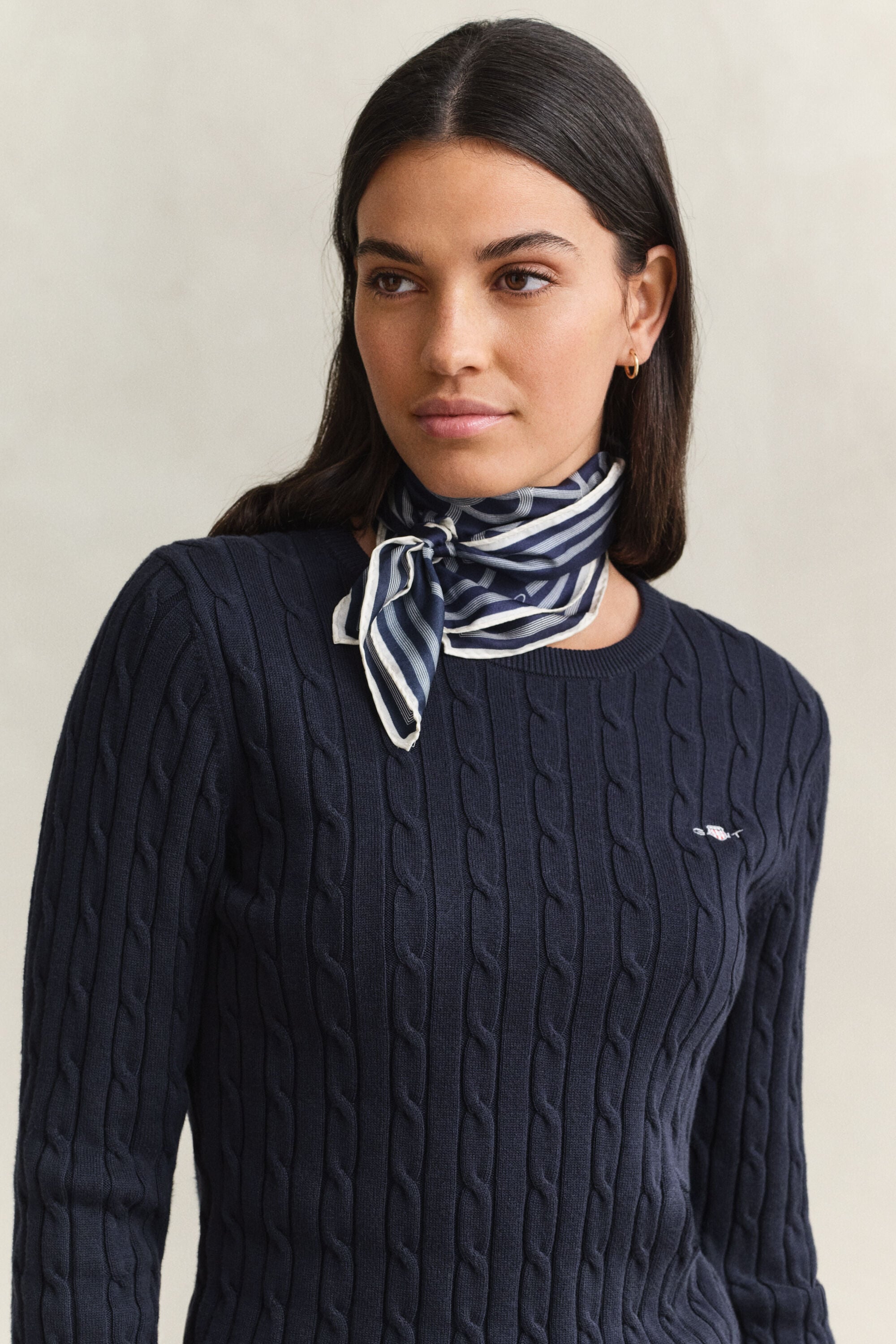 Pull en maille torsadée classique
