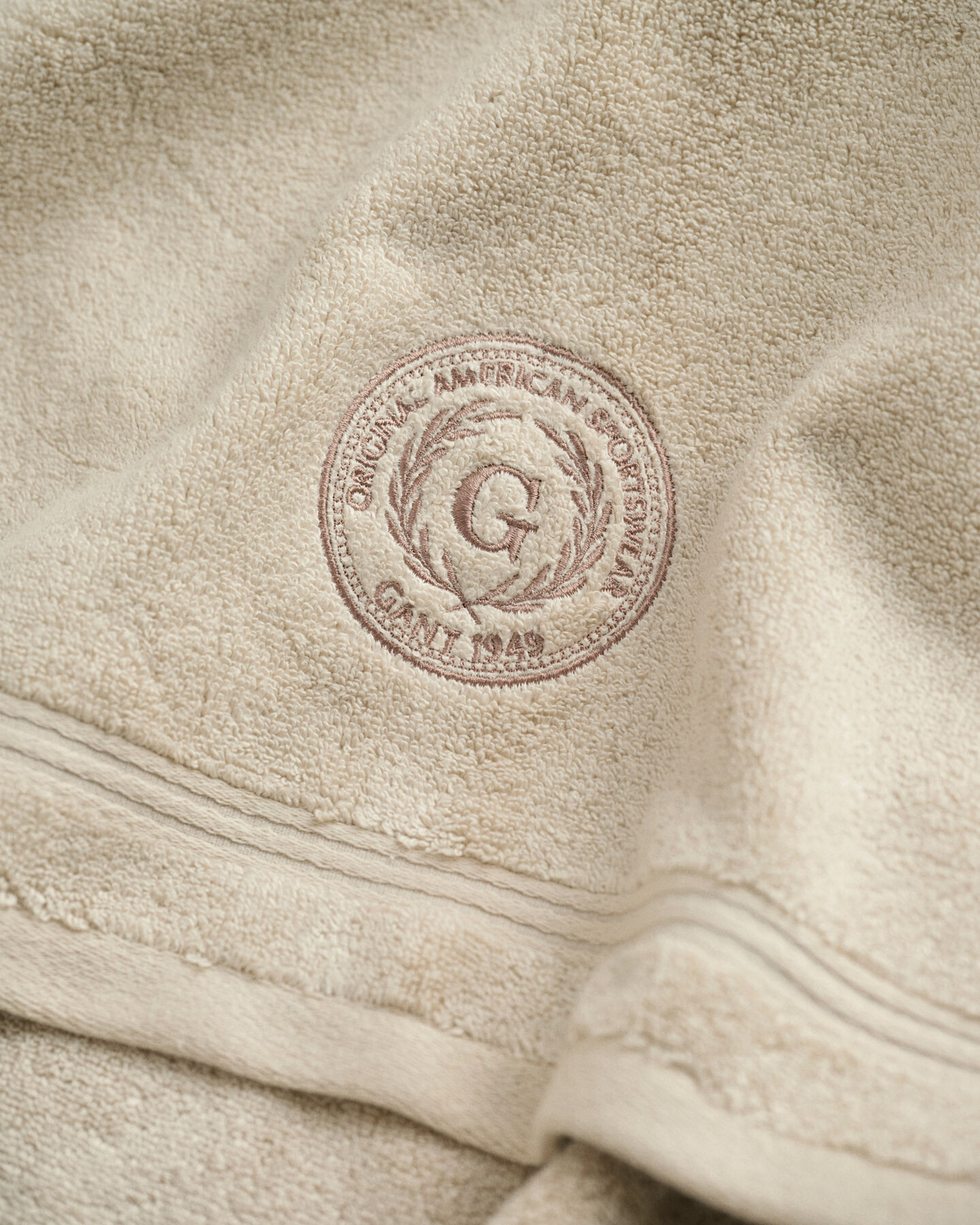 Crest handdoek 70 x 140 cm