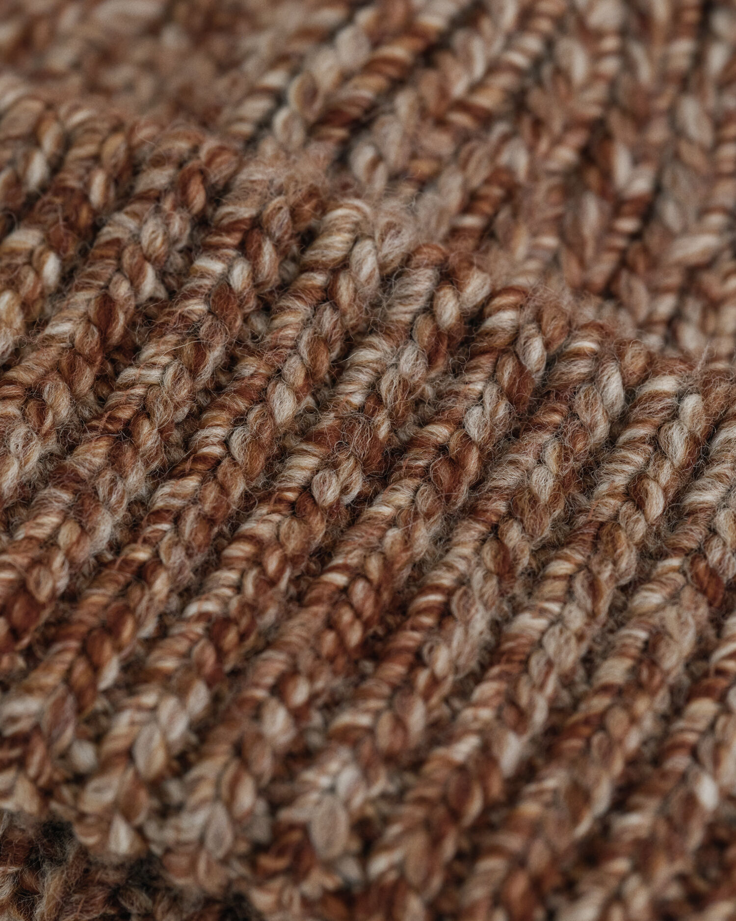 Bonnet côtelé en laine chinée