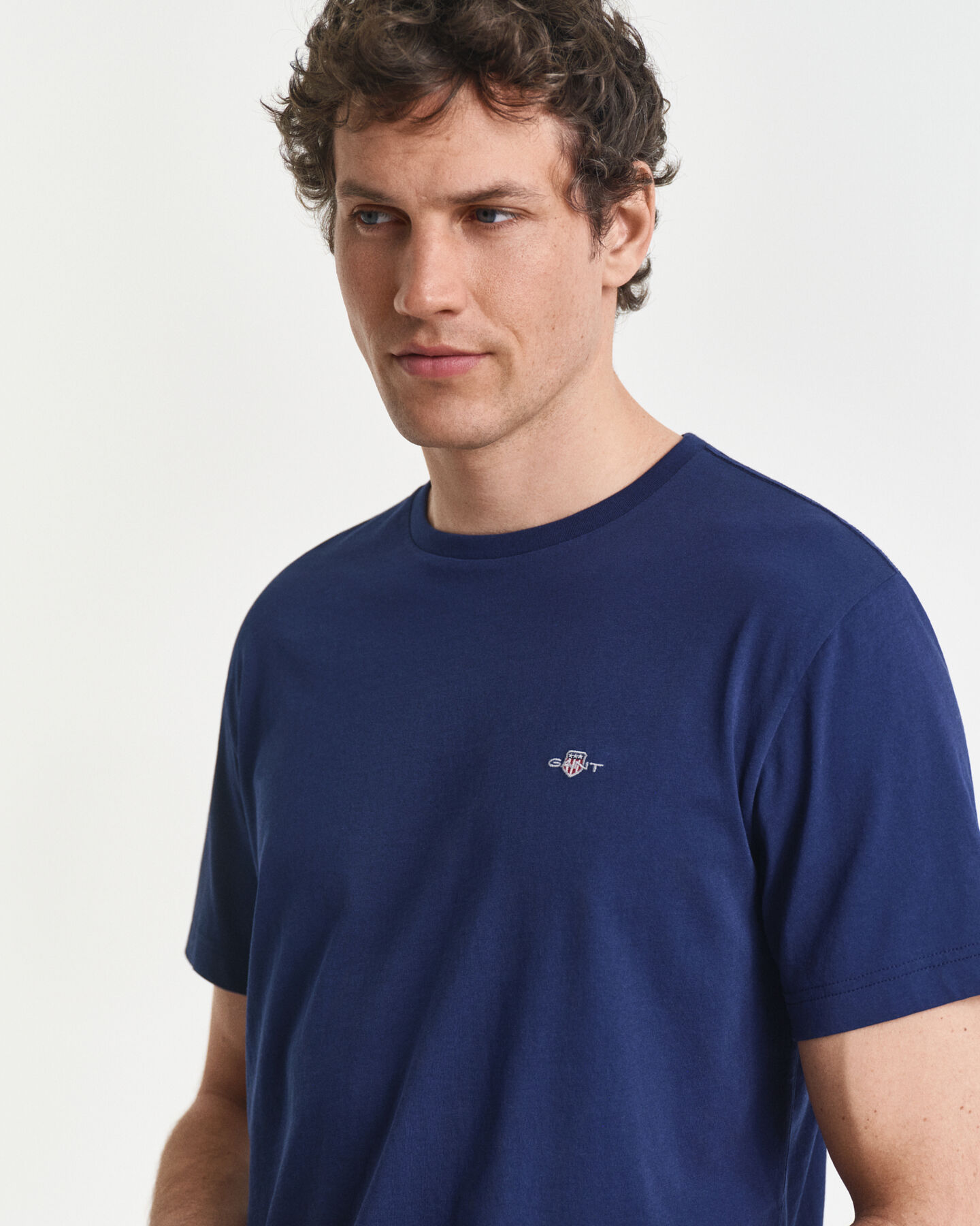 T-shirt coupe regular Shield