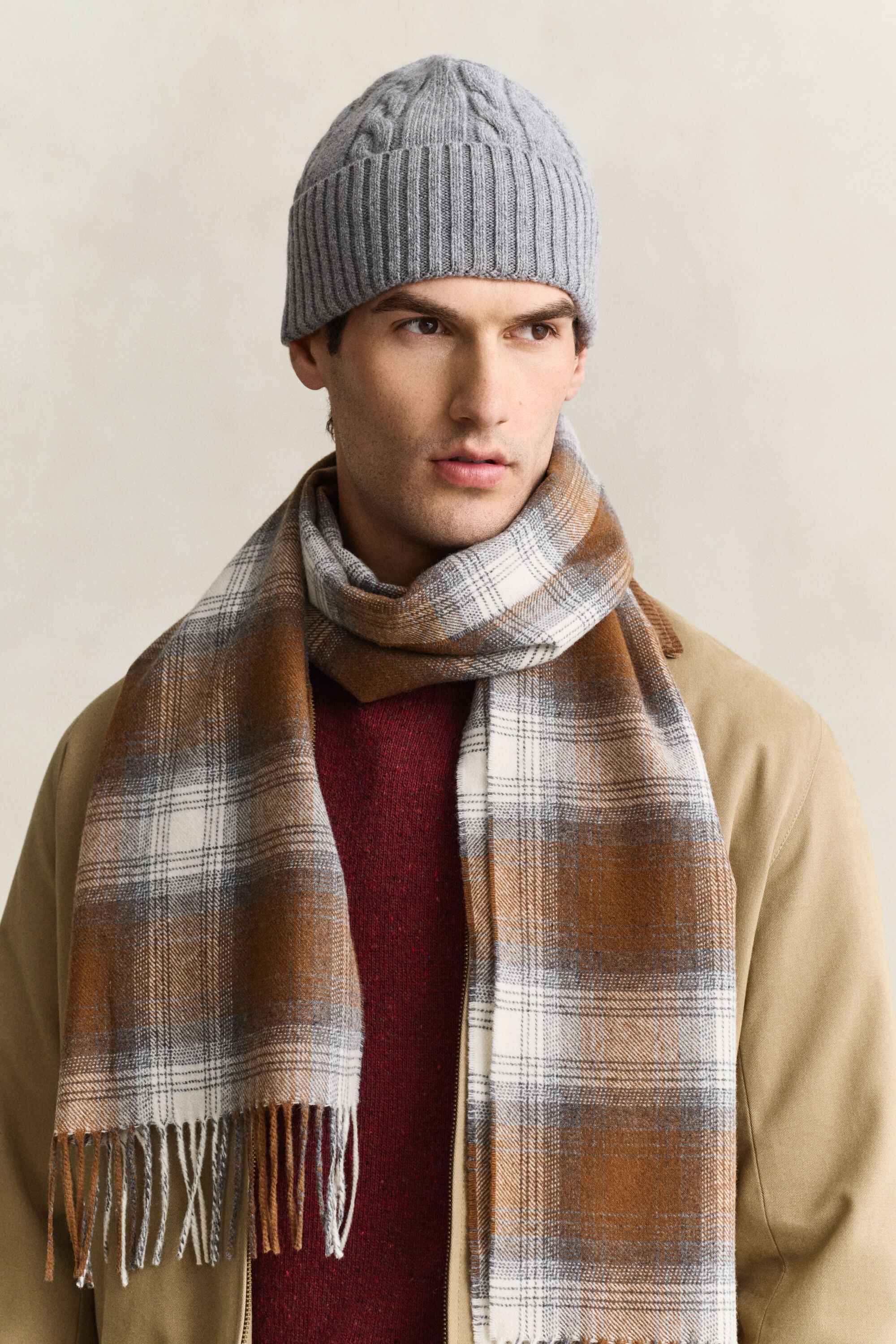 Lamswollen beanie met kabelpatroon