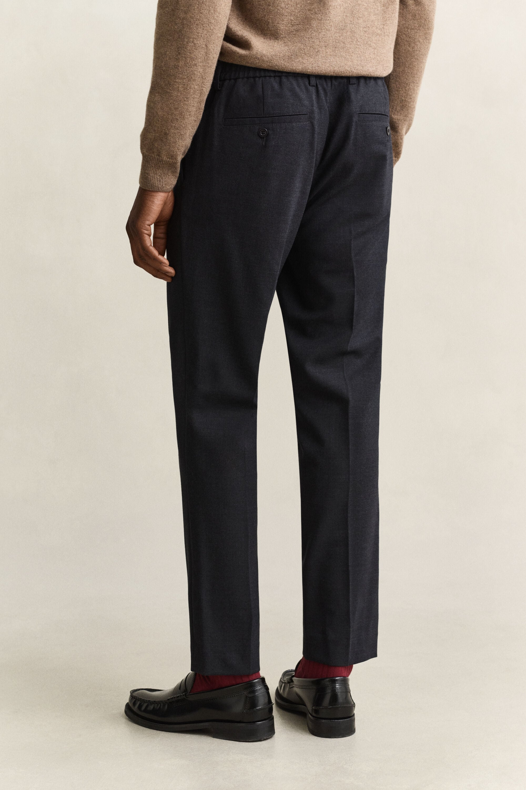 Wollen broek met taps toelopende pijpen