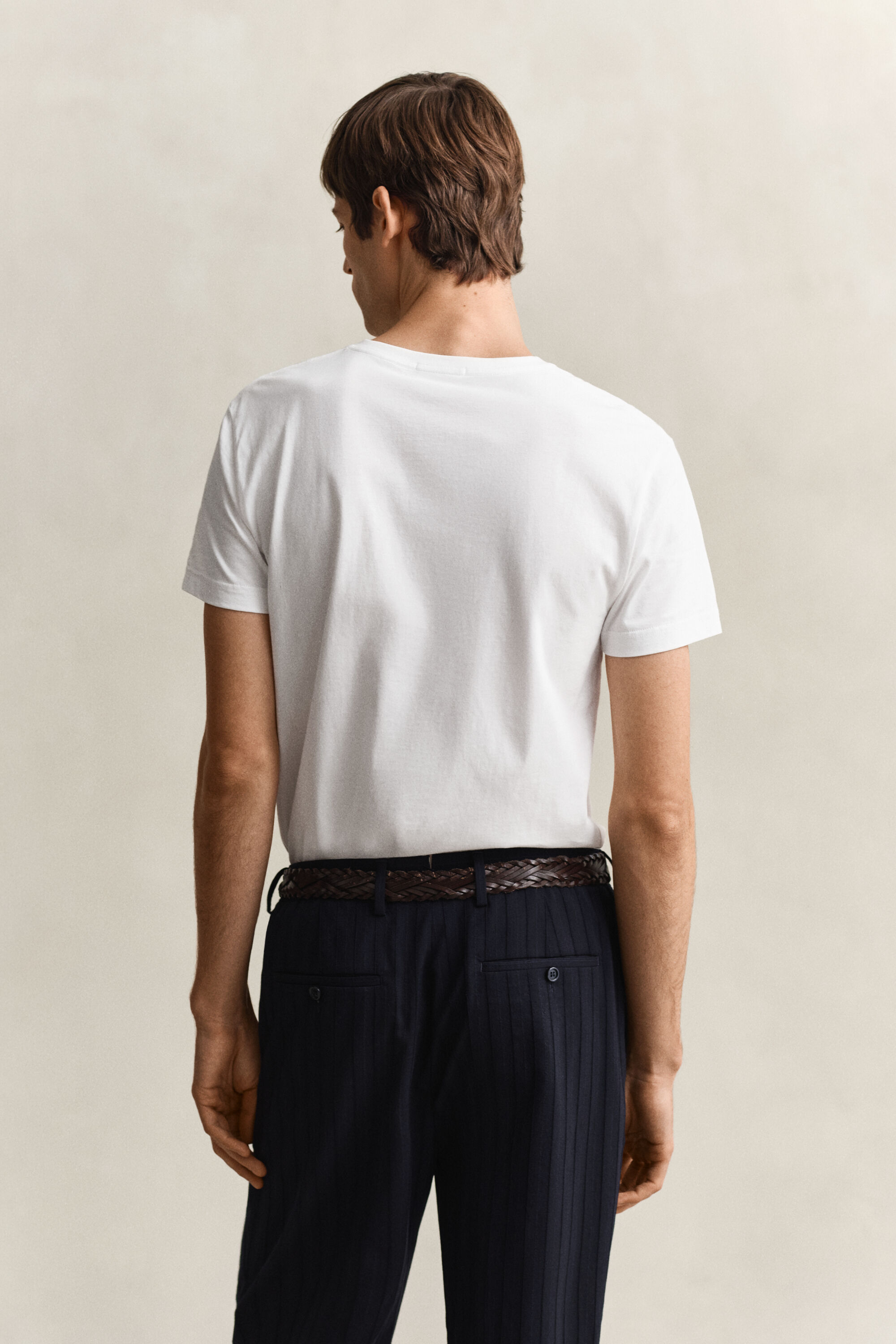 Slim Fit Shield T-shirt met V-hals