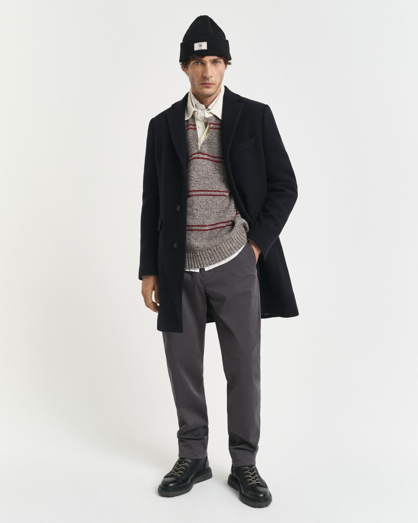 Pantalon chino coupe regular en sergé