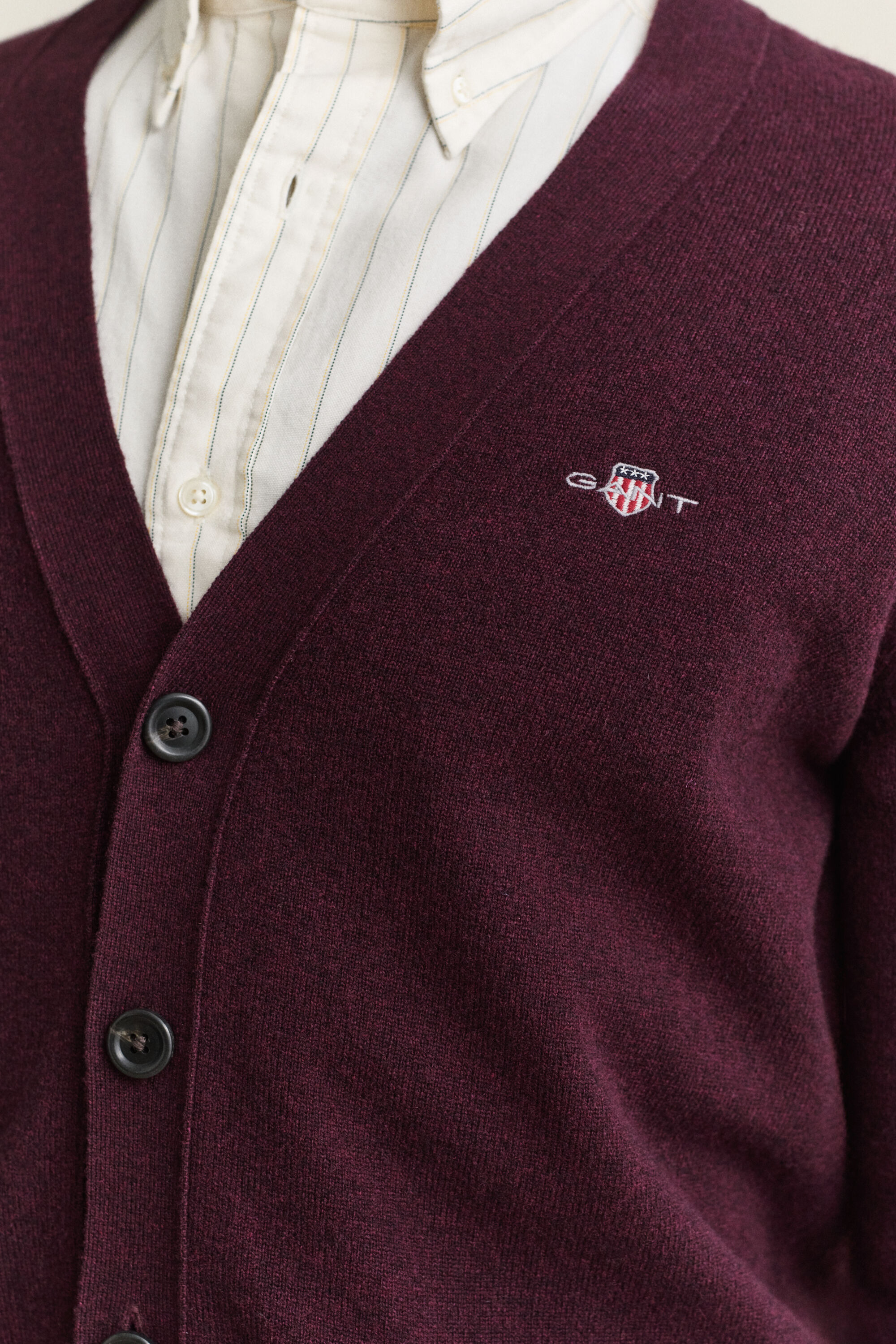 Cardigan col V en laine d’agneau