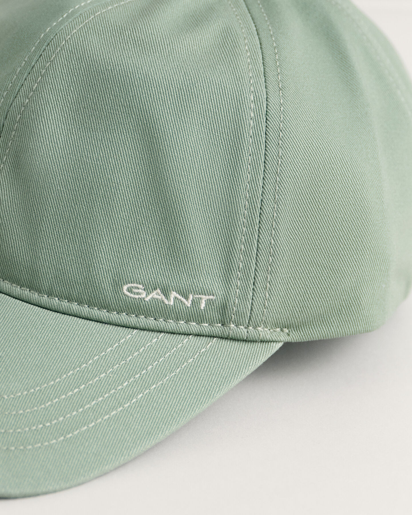 Caquette en serg&eacute; de coton contrastant Logo