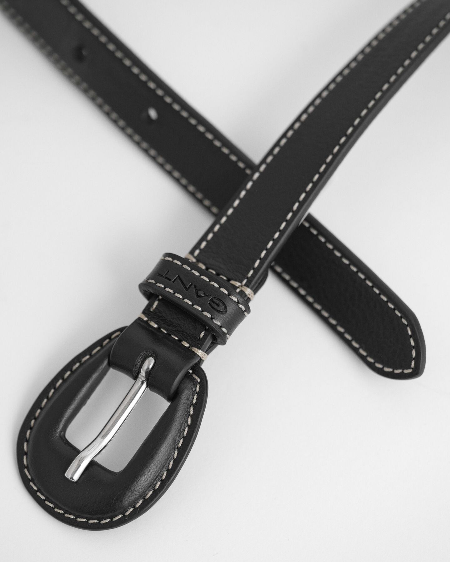Ceinture avec boucle recouverte de cuir