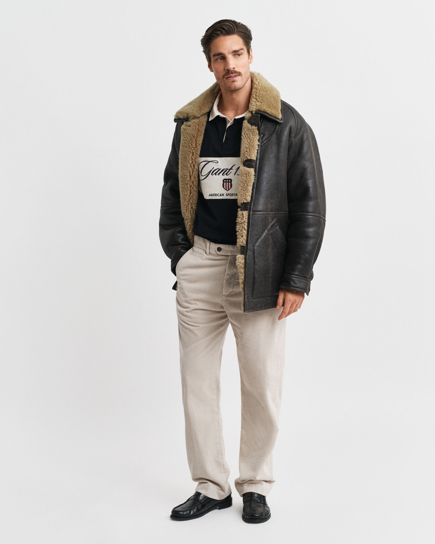 Pantalon coupe droite en velours côtelé