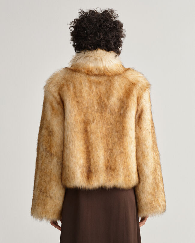 Veste courte en fourrure synthétique