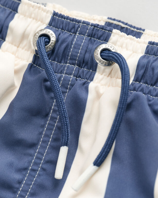 Short de bain &agrave; rayures en colour-block Boys