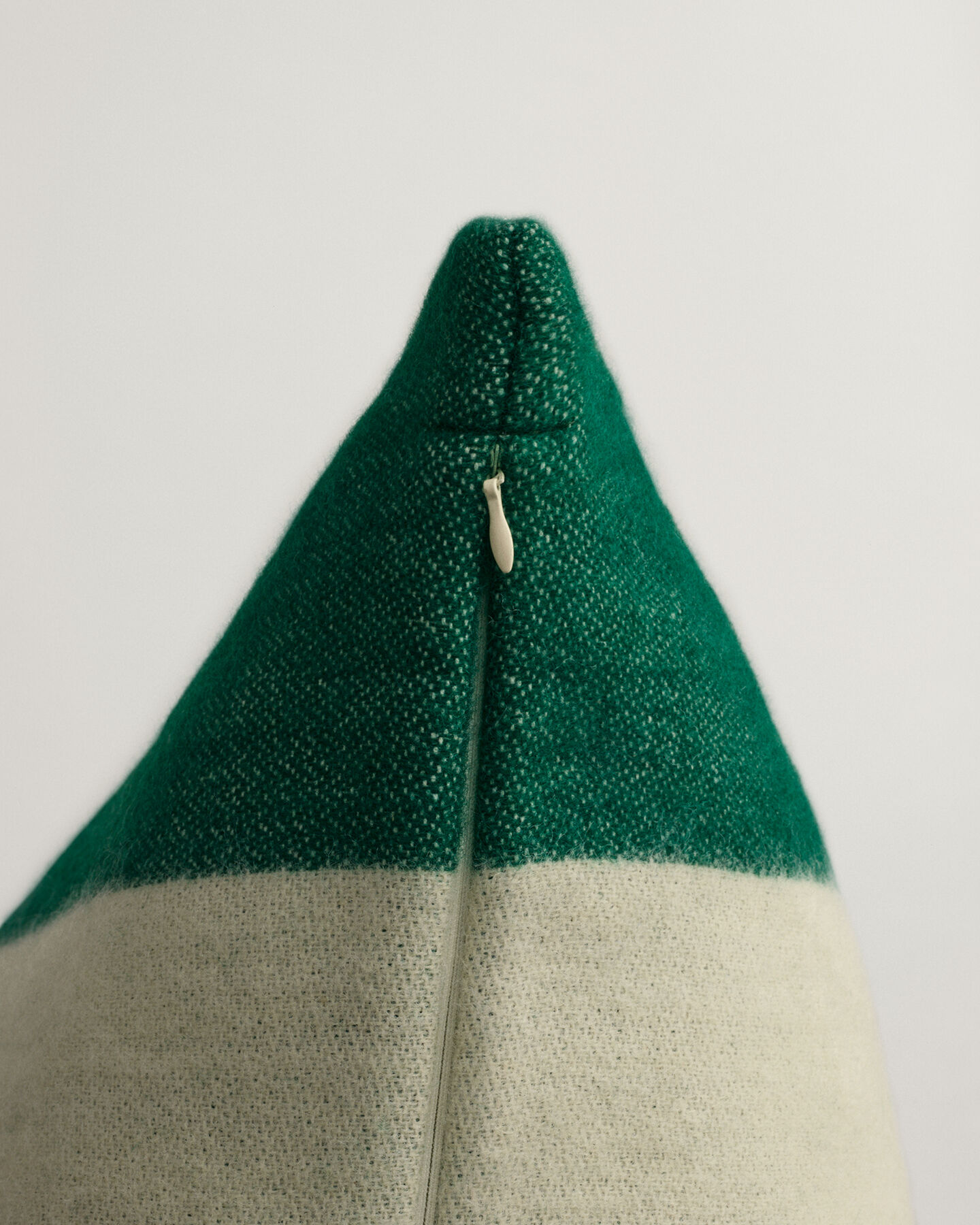 Wollen kussen met strepen