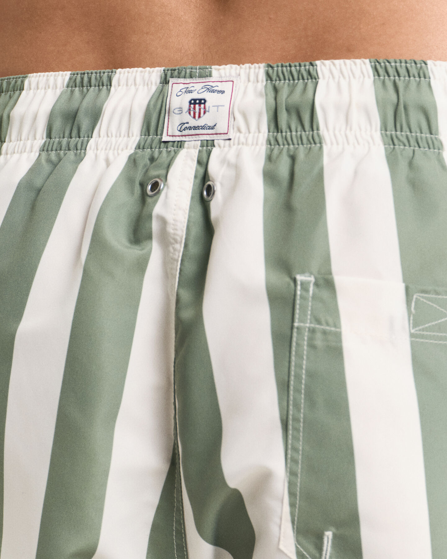 Short de bain à rayures en colour-block