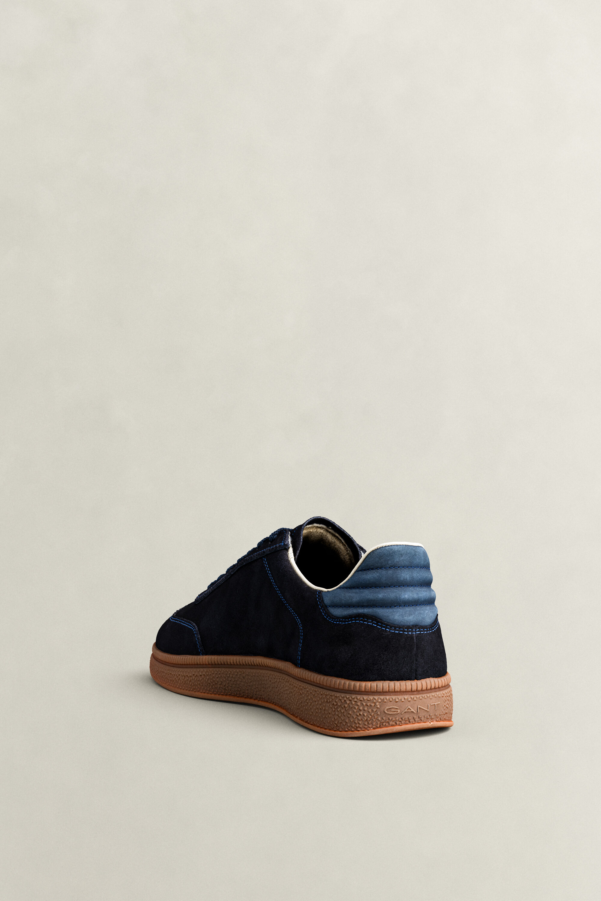 Baskets en daim Cuzmo