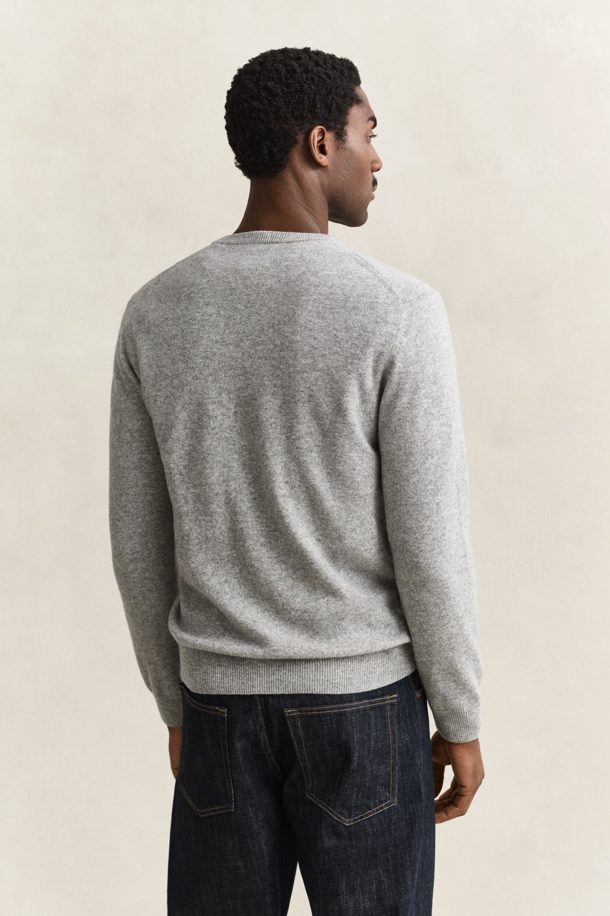 Pull col V en laine d’agneau