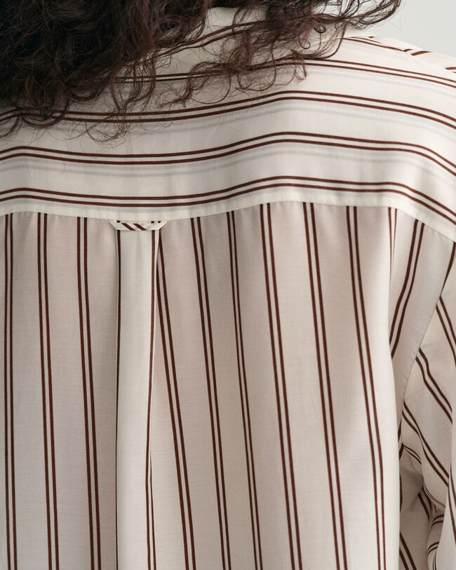 Gestreepte blouse met V-hals