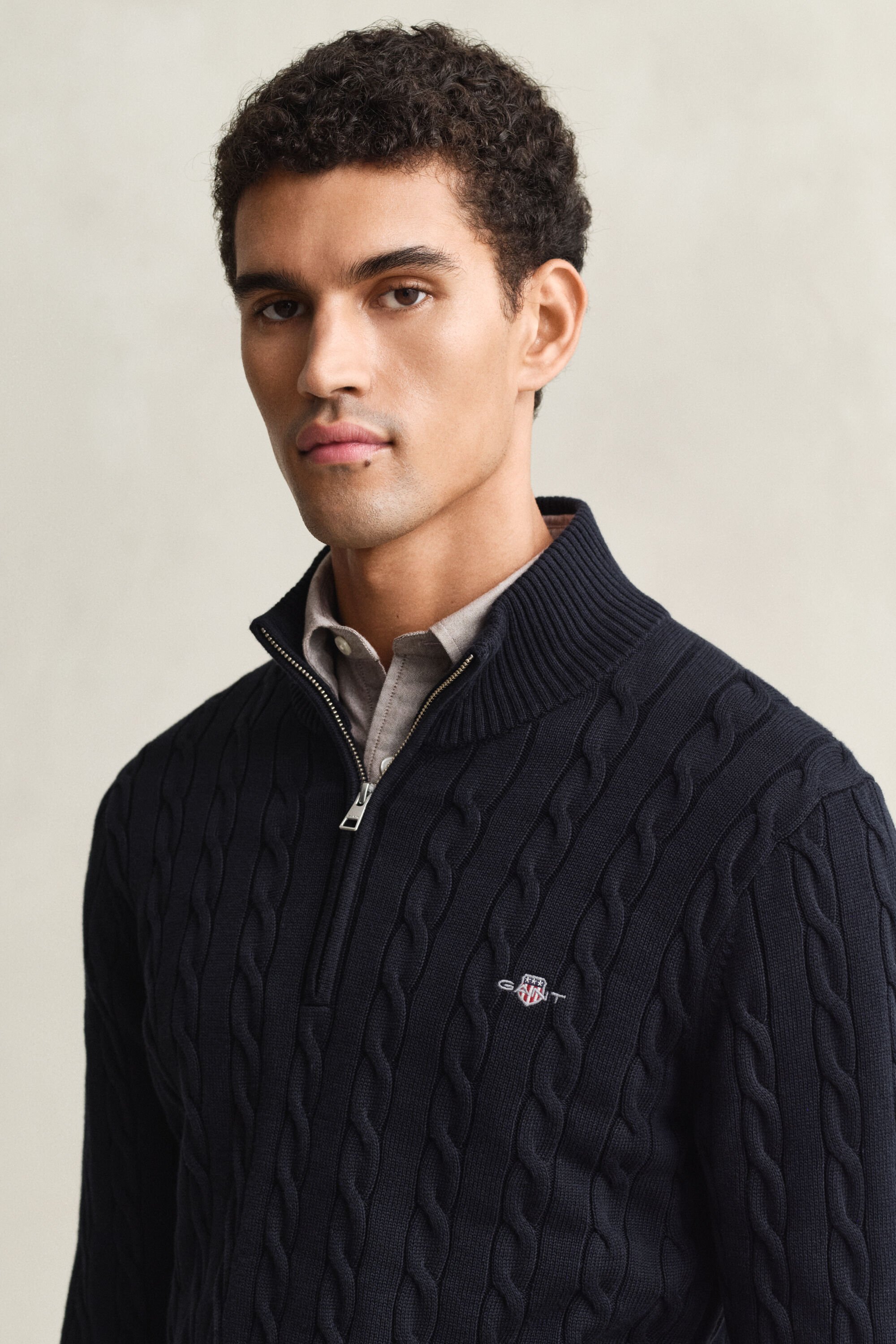 Kabelgebreide trui met korte rit van katoen