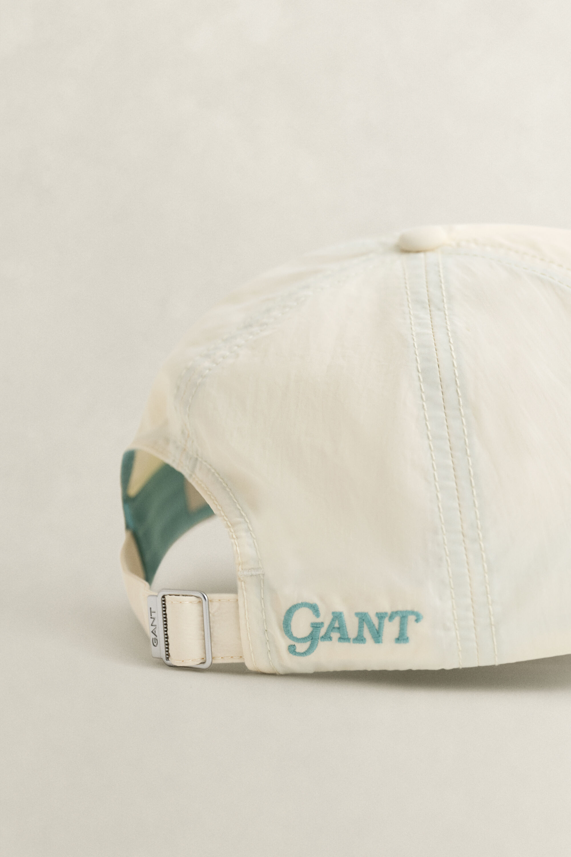 Casquette graphique effet froissé