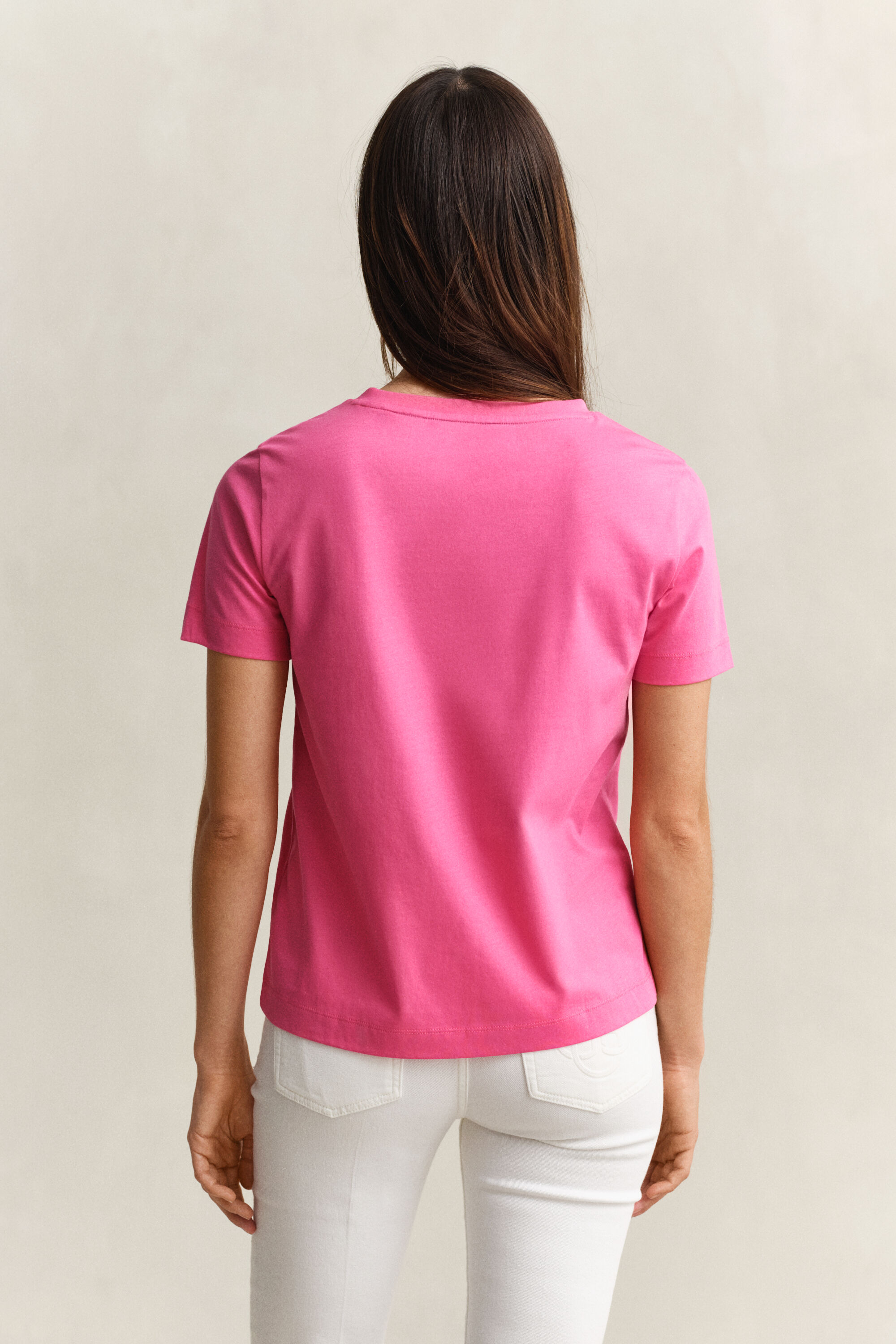 Shield T-shirt met V-hals