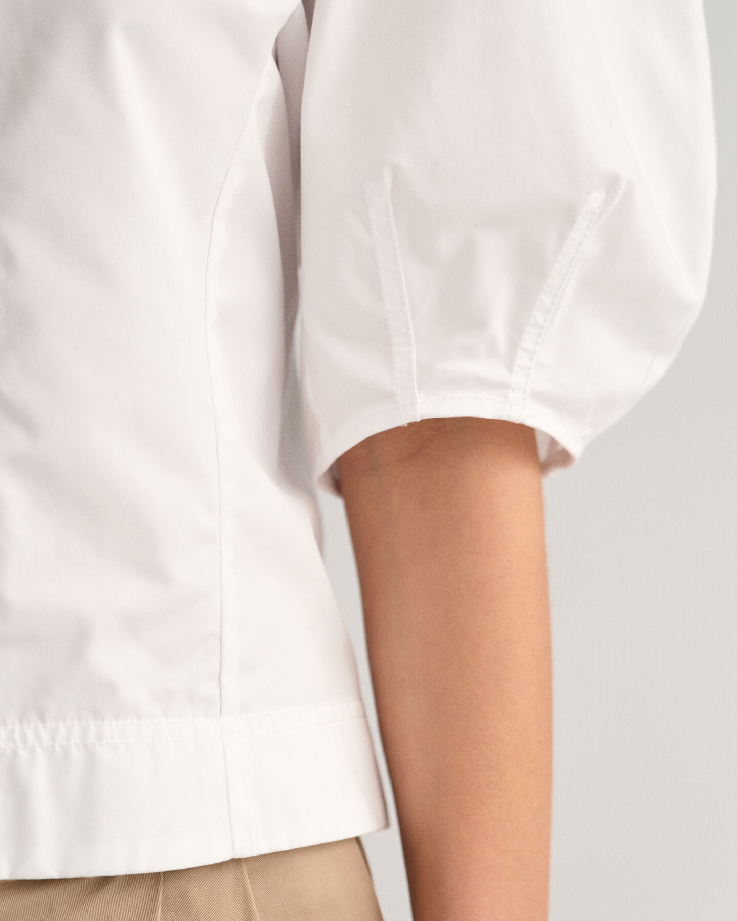 Top met V-hals en ballonmouwen