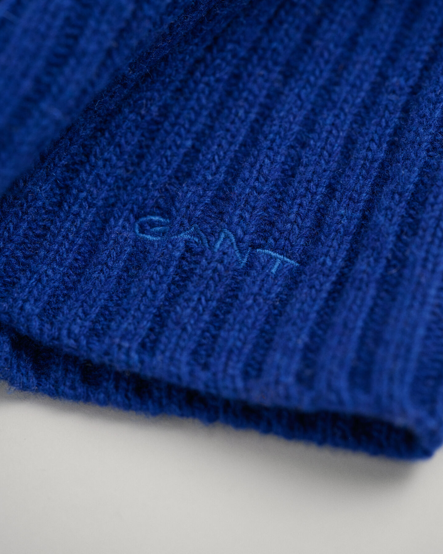 Cagoule en laine tricotée