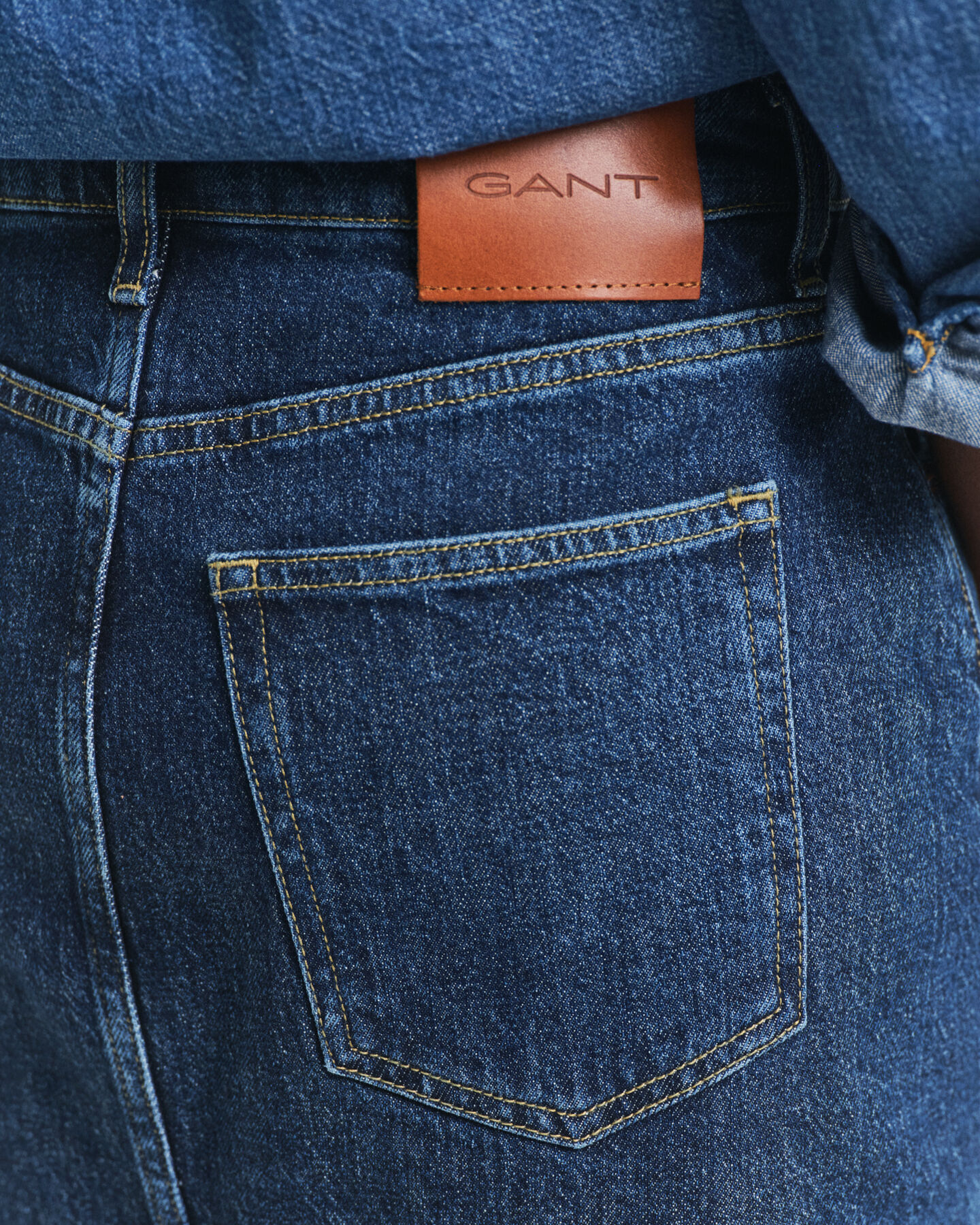 Jupe midi en denim à boutons