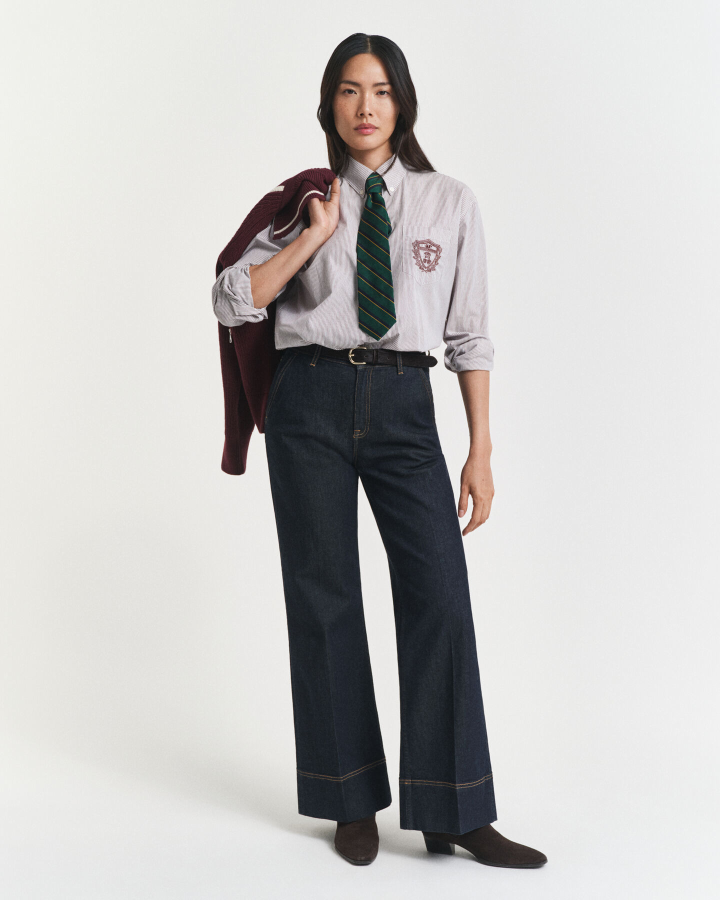 Jean élégant à jambes larges évasées