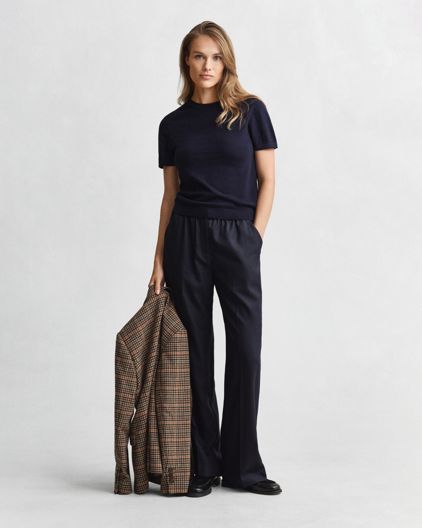 Lichtgewicht trui met ronde hals en korte mouwen