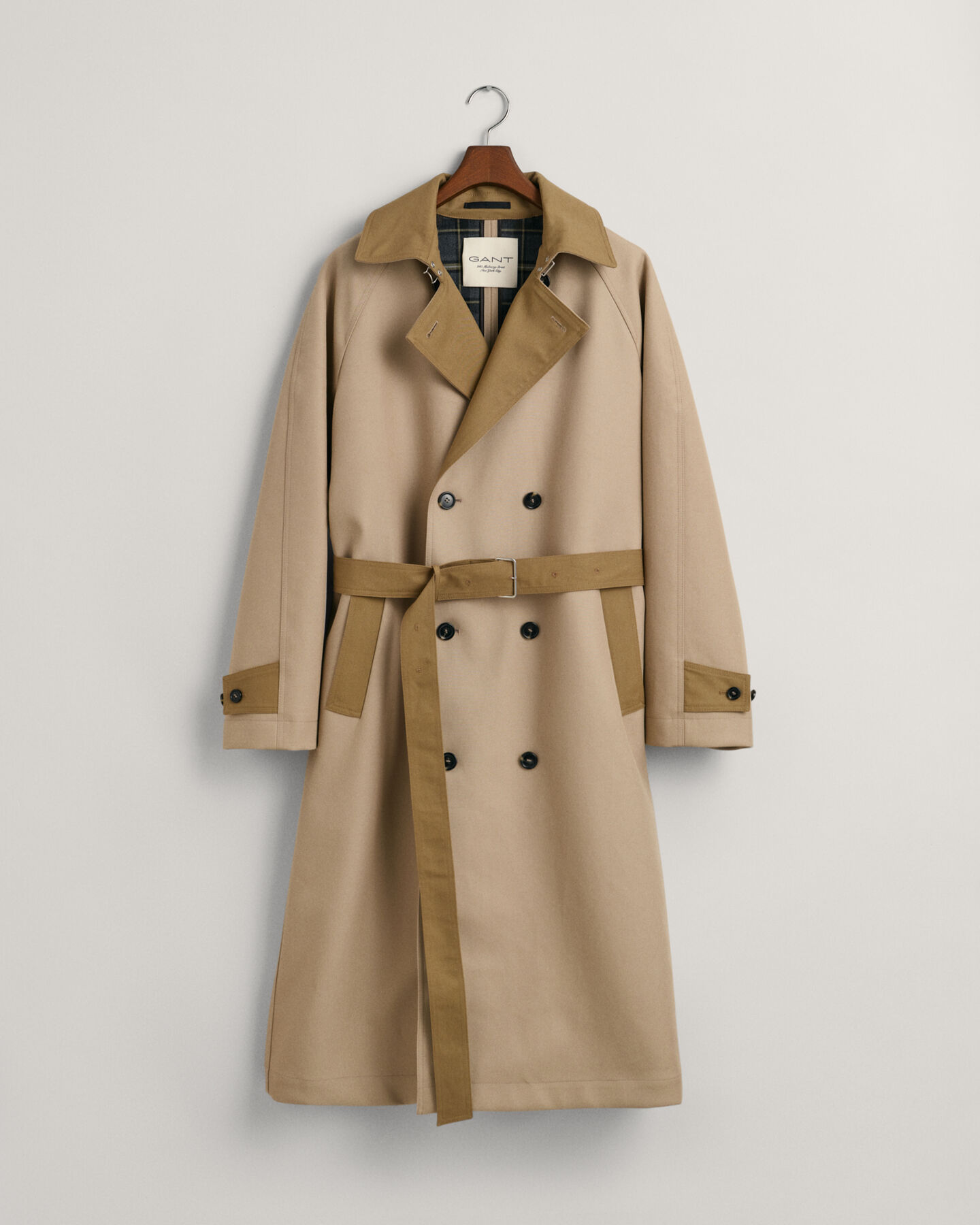 Trench-coat à coutures fixées