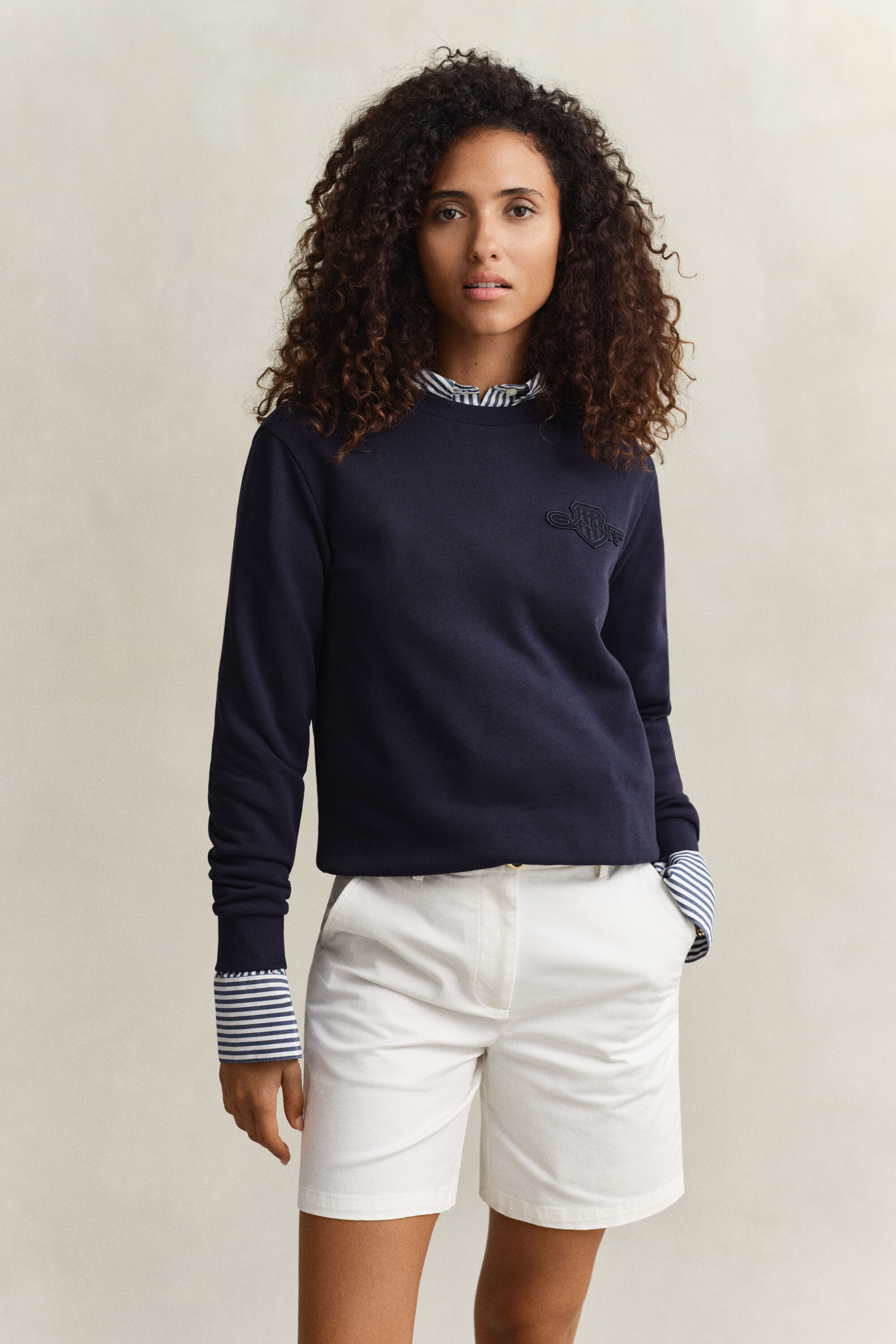Tonal Shield sweatshirt met ronde hals