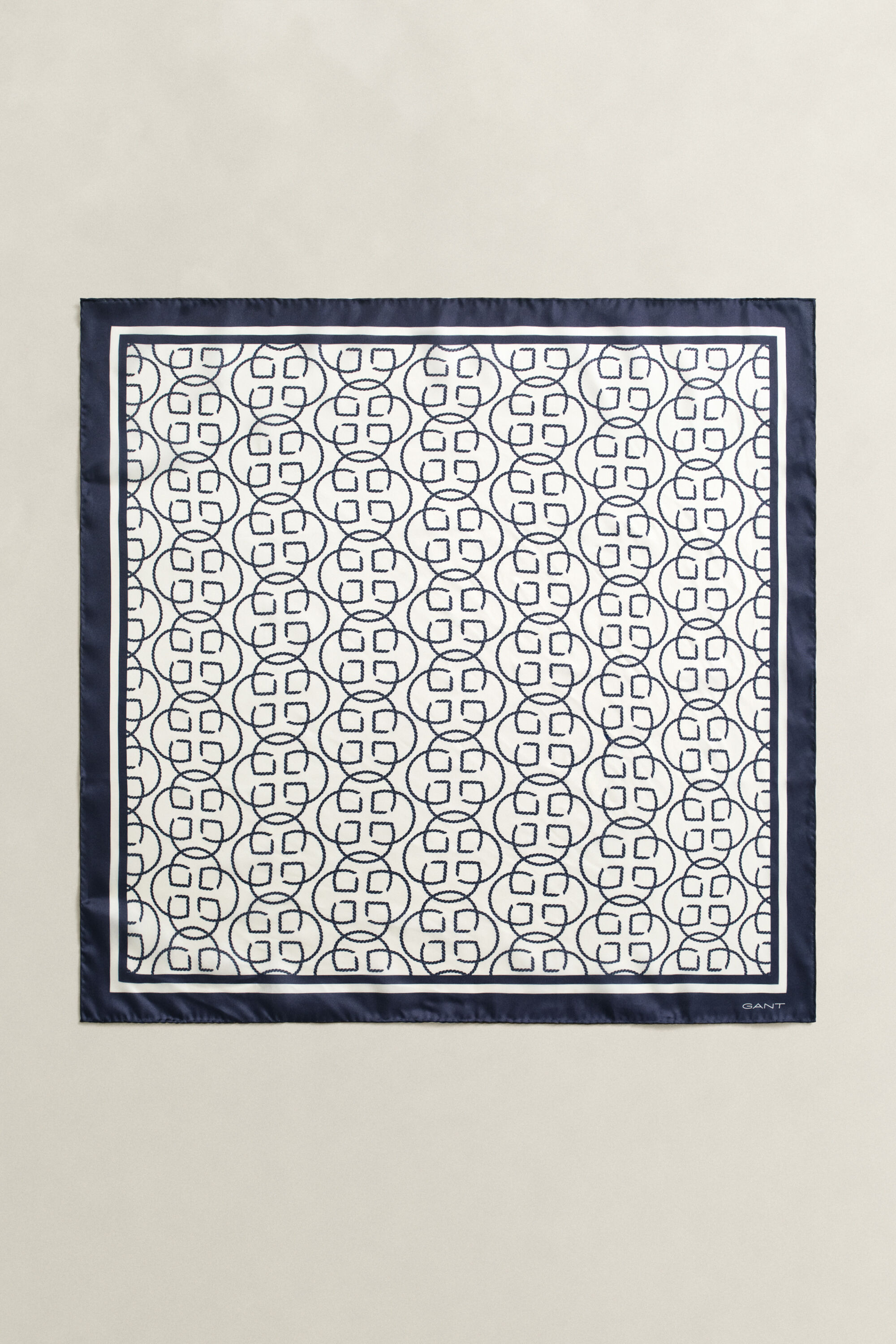 Foulard en soie avec monogramme