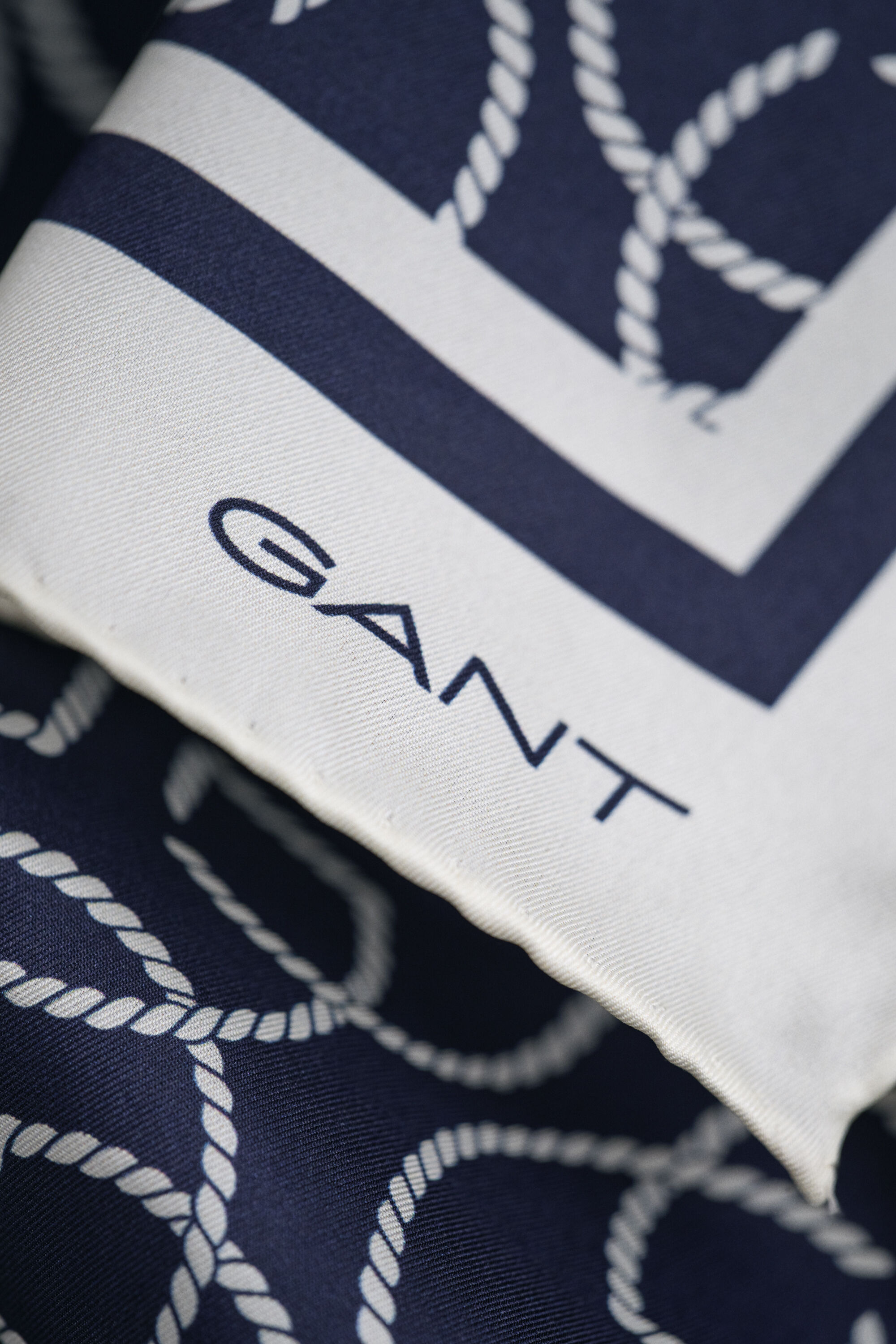 Foulard en soie avec monogramme