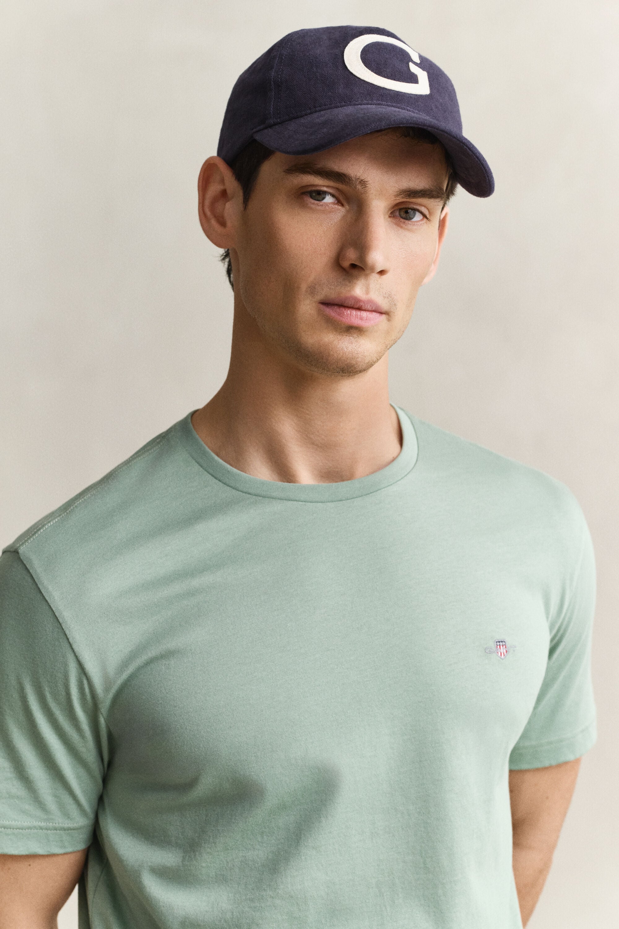 T-shirt coupe regular avec écusson